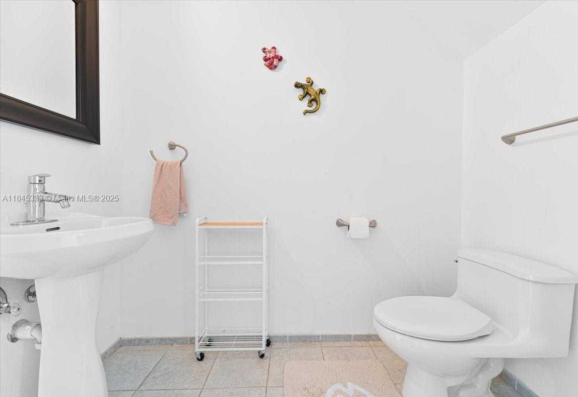 Small Image of 60 SOUTH WEST 13TH ST #3203, Miami Number 10
