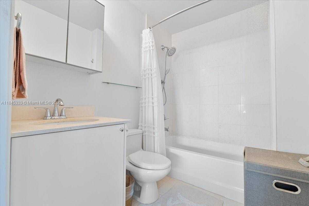 Small Image of 60 SOUTH WEST 13TH ST #3203, Miami Number 16