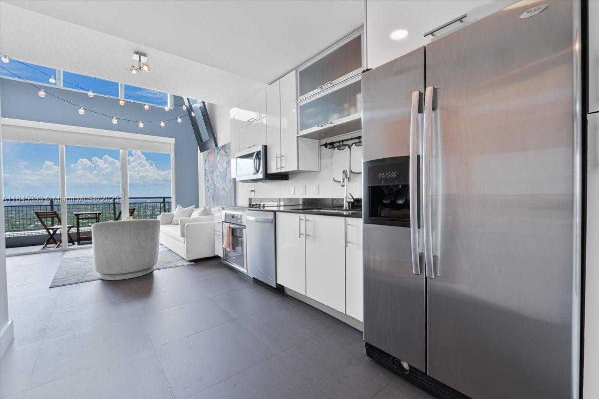 Small Image of 60 SOUTH WEST 13TH ST #3203, Miami Number 5
