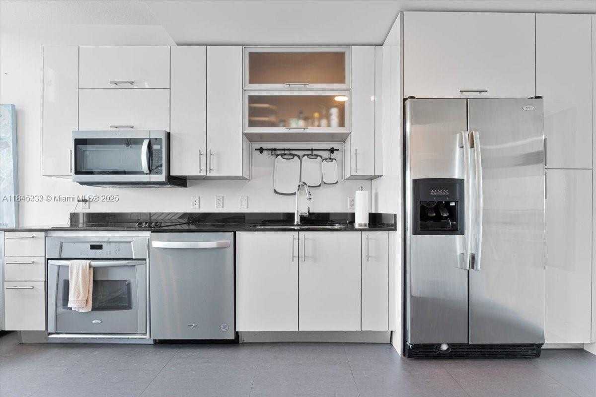 Small Image of 60 SOUTH WEST 13TH ST #3203, Miami Number 6