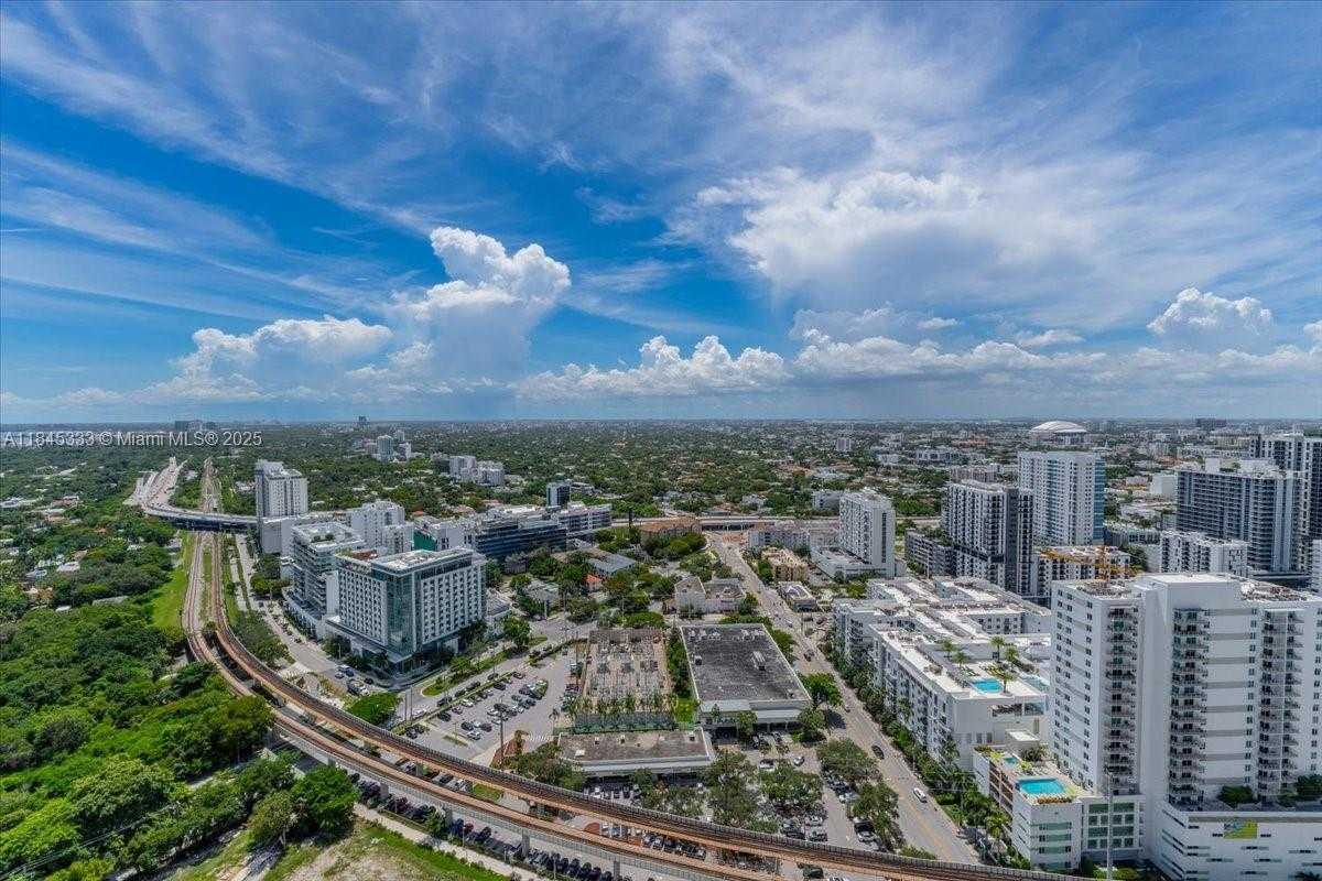 Small Image of 60 SOUTH WEST 13TH ST #3203, Miami Number 9