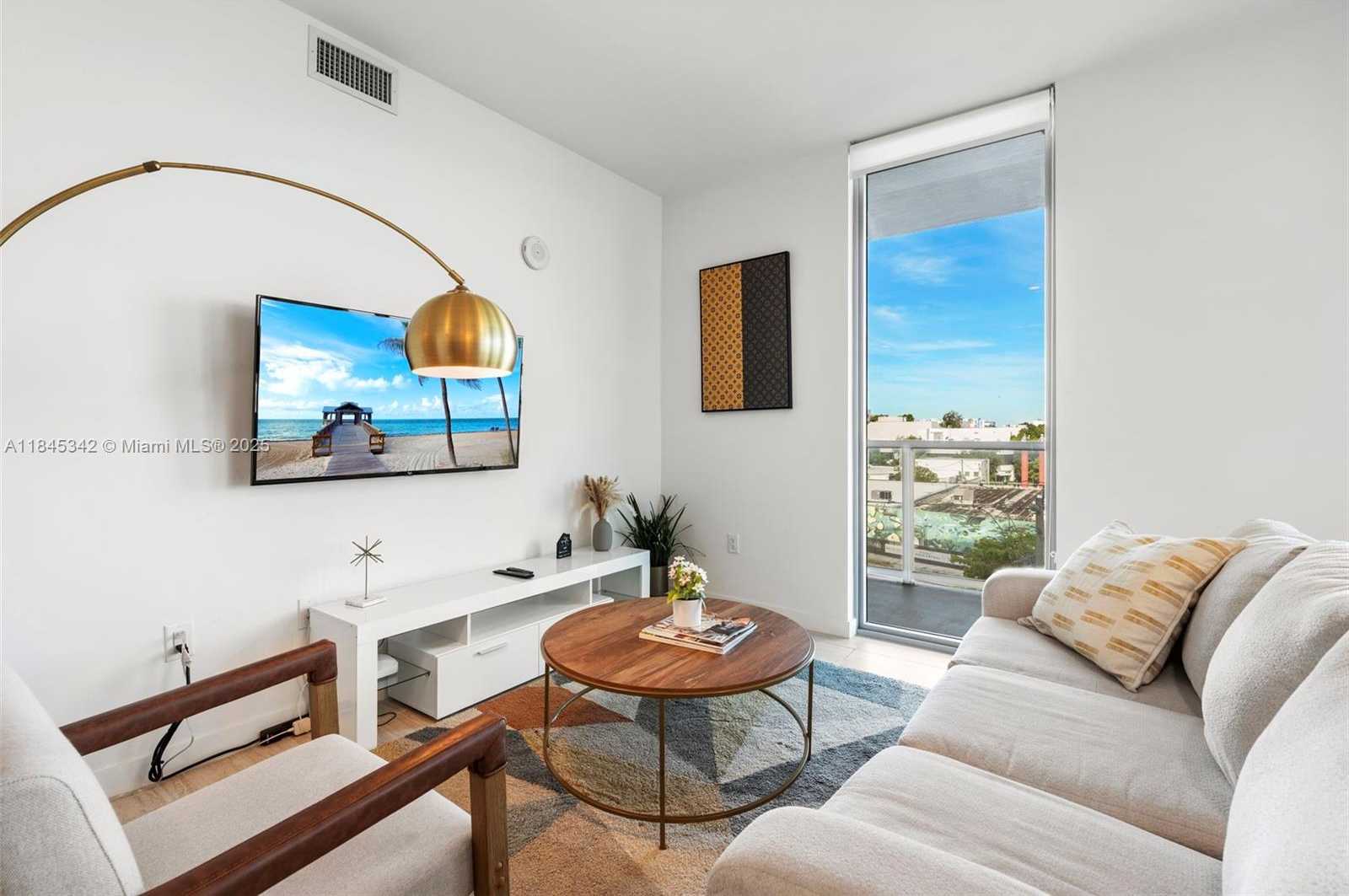 Small Image of 3900 BISCAYNE BLVD #S-400, Miami Number 16