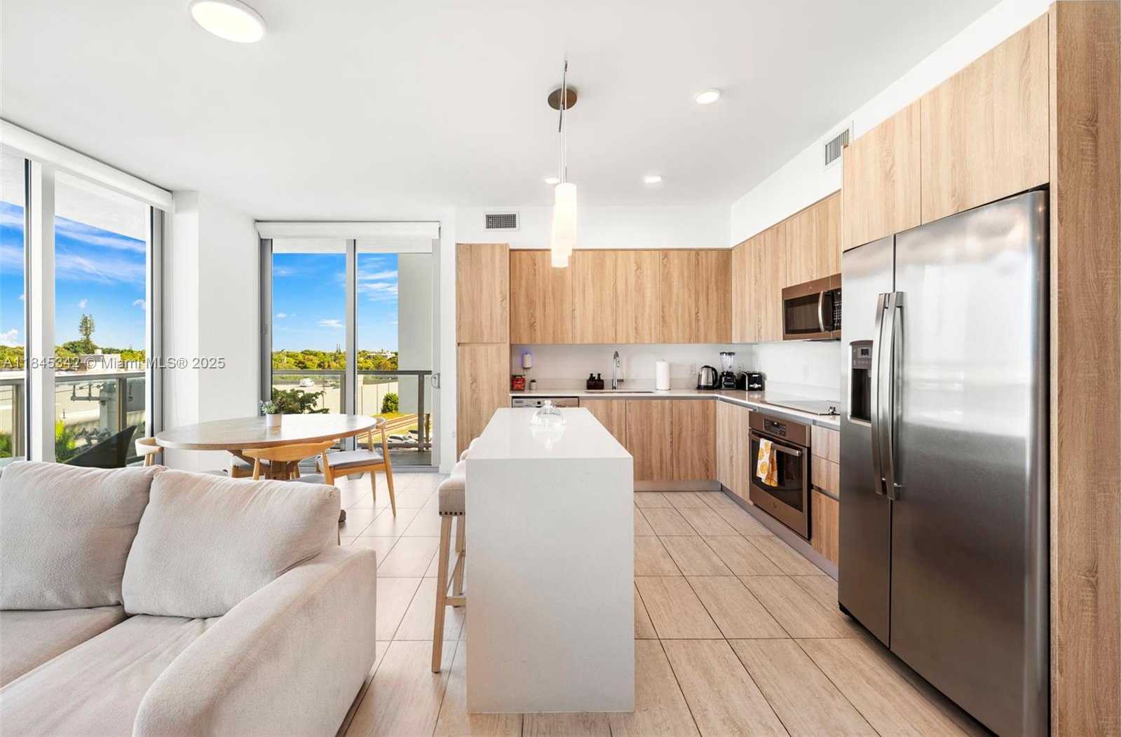 Small Image of 3900 BISCAYNE BLVD #S-400, Miami Number 2