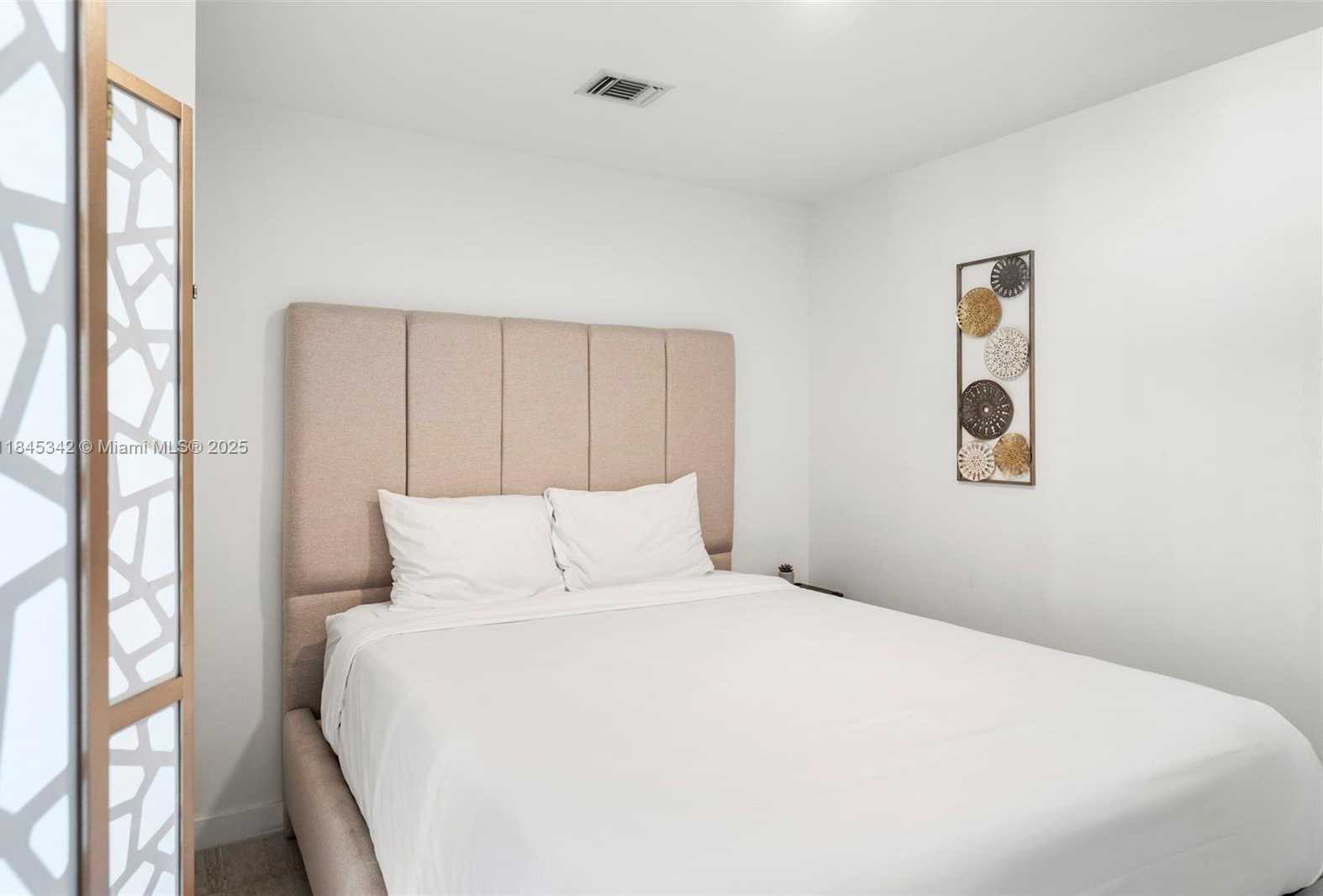 Small Image of 3900 BISCAYNE BLVD #S-400, Miami Number 31
