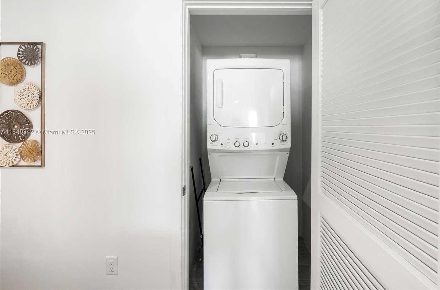 Small Image of 3900 BISCAYNE BLVD #S-400, Miami Number 34