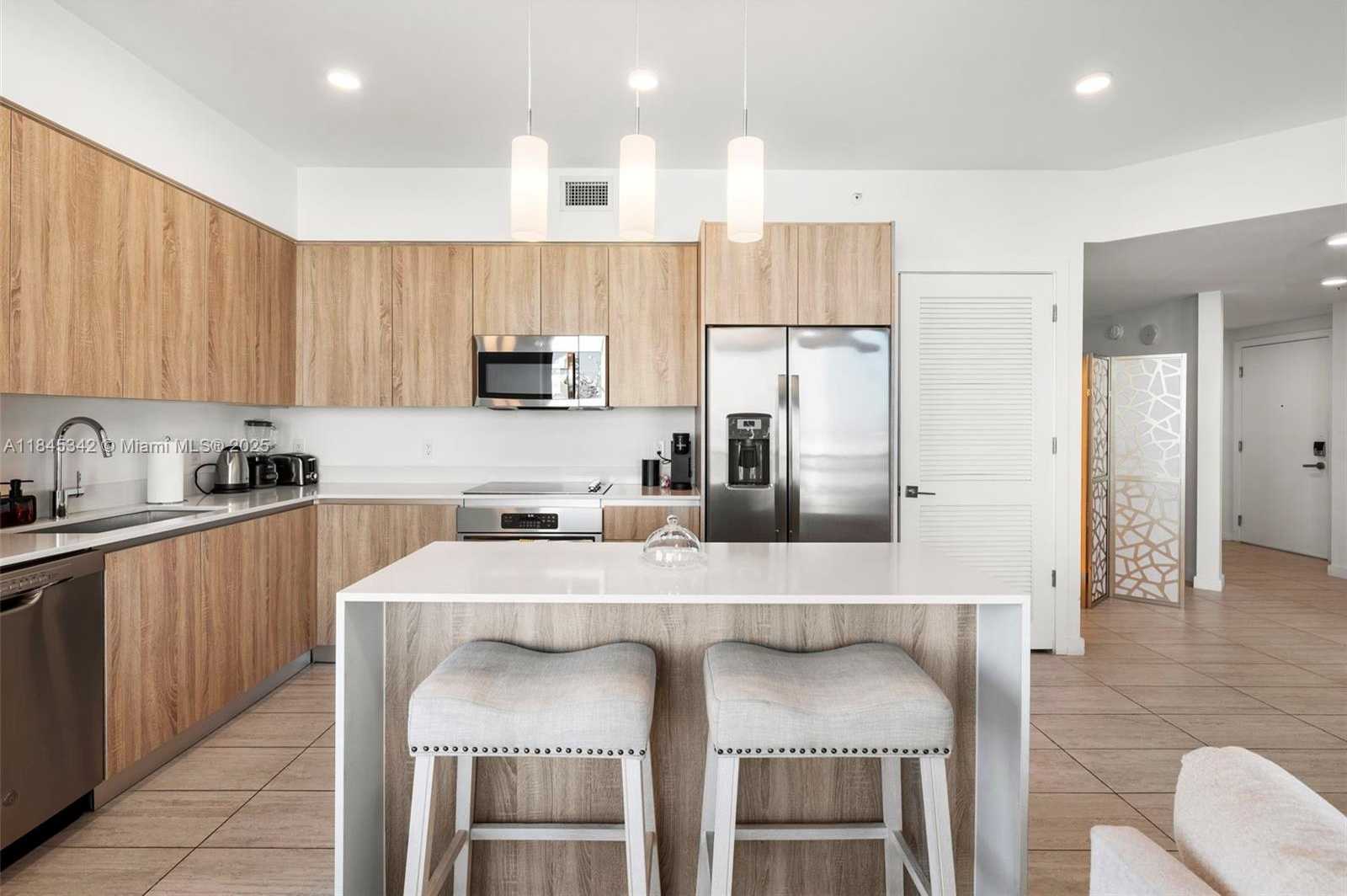 Small Image of 3900 BISCAYNE BLVD #S-400, Miami Number 4