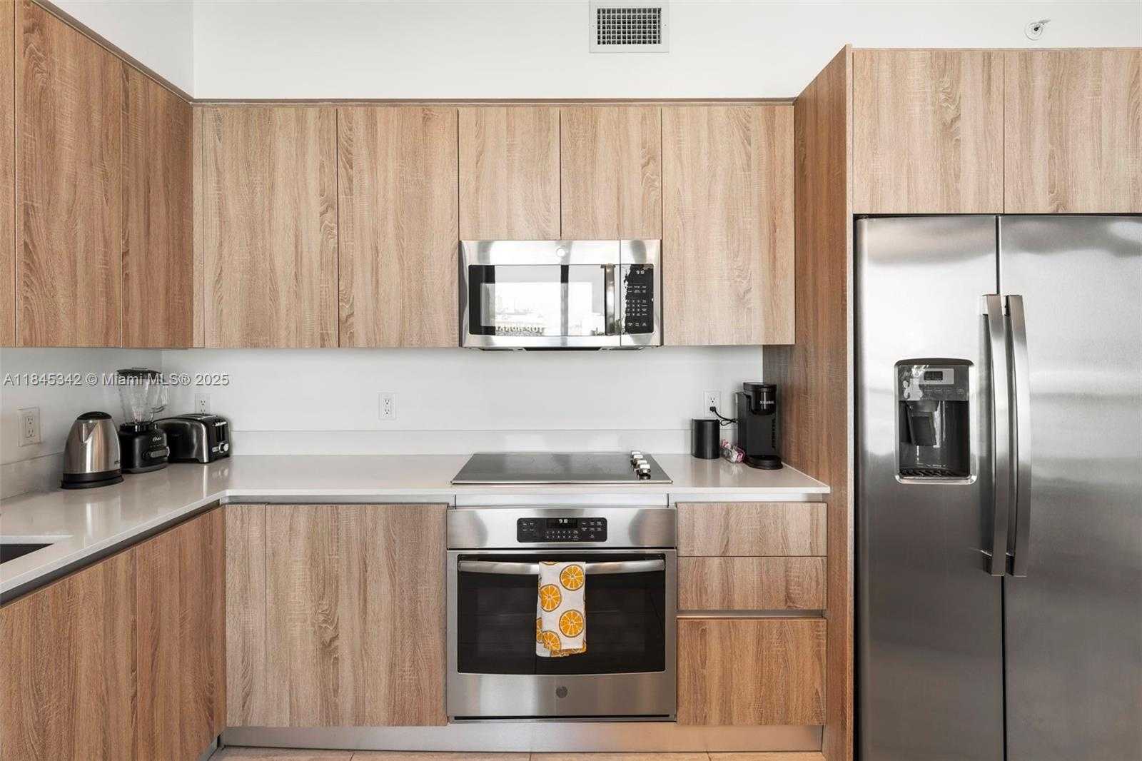 Small Image of 3900 BISCAYNE BLVD #S-400, Miami Number 5
