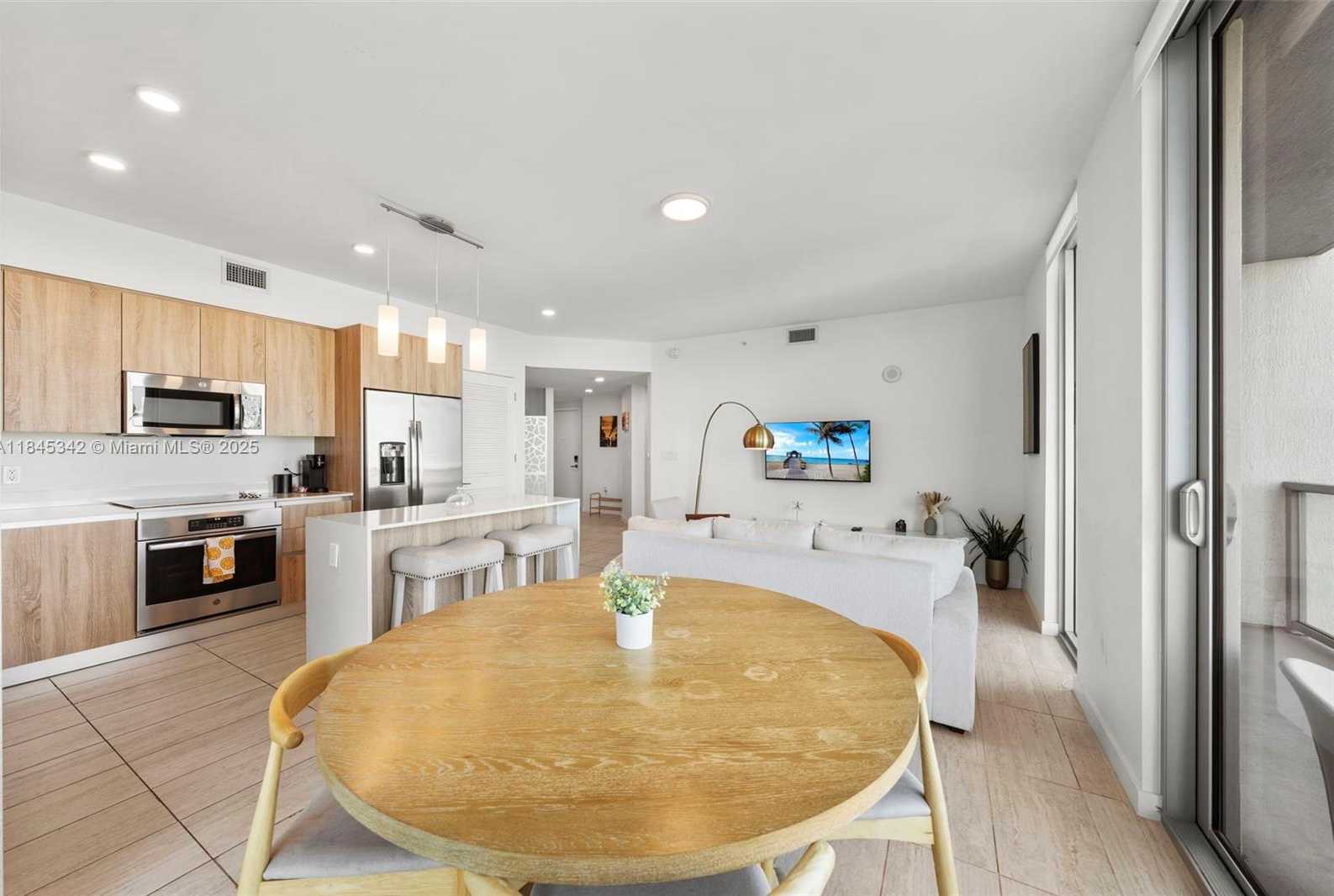 Small Image of 3900 BISCAYNE BLVD #S-400, Miami Number 7