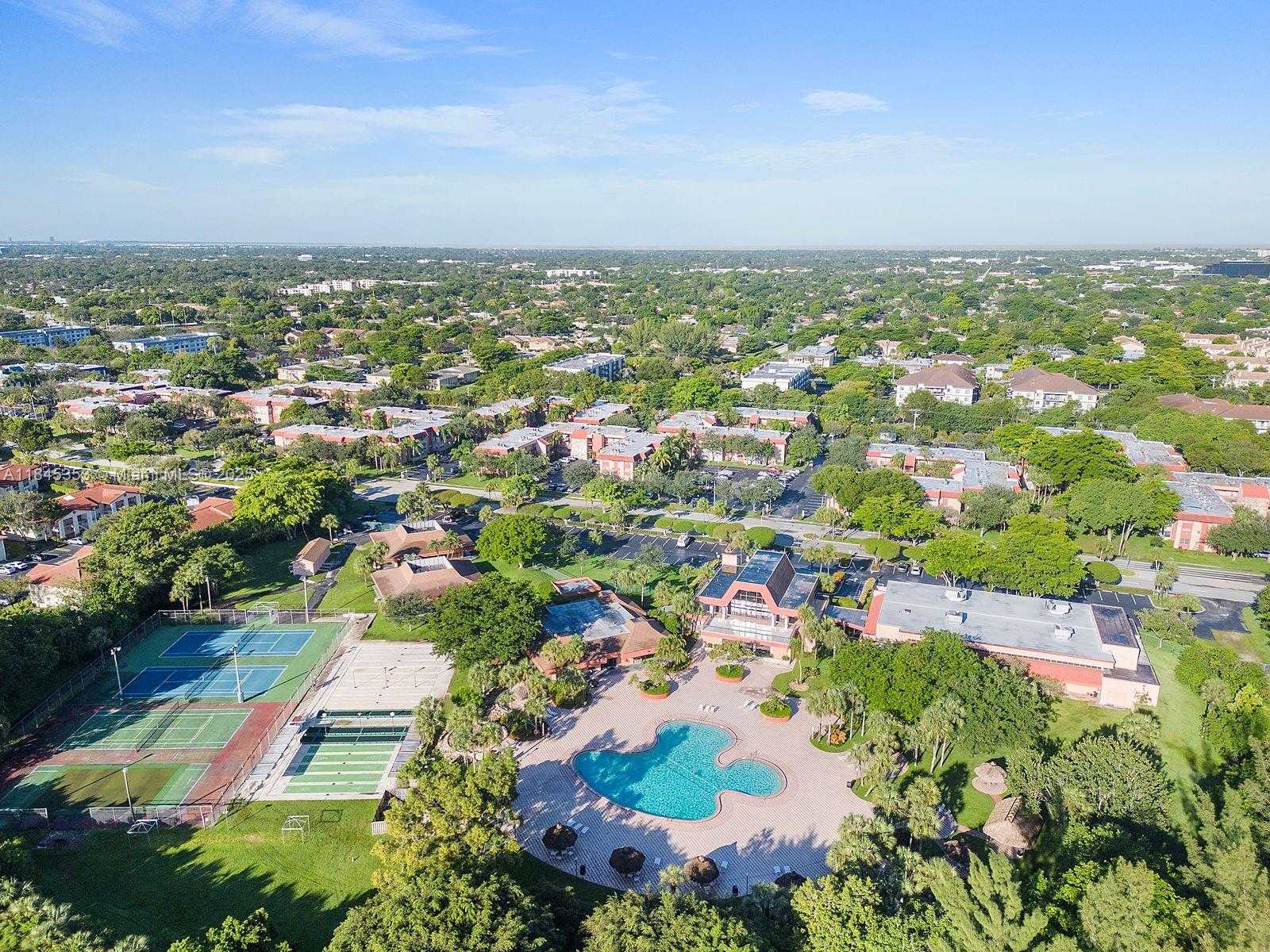 Small Image of 3080 HOLIDAY SPRINGS BLVD #207, Margate Number 23