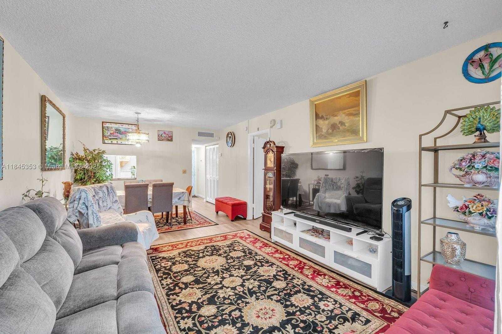 Small Image of 3080 HOLIDAY SPRINGS BLVD #207, Margate Number 4