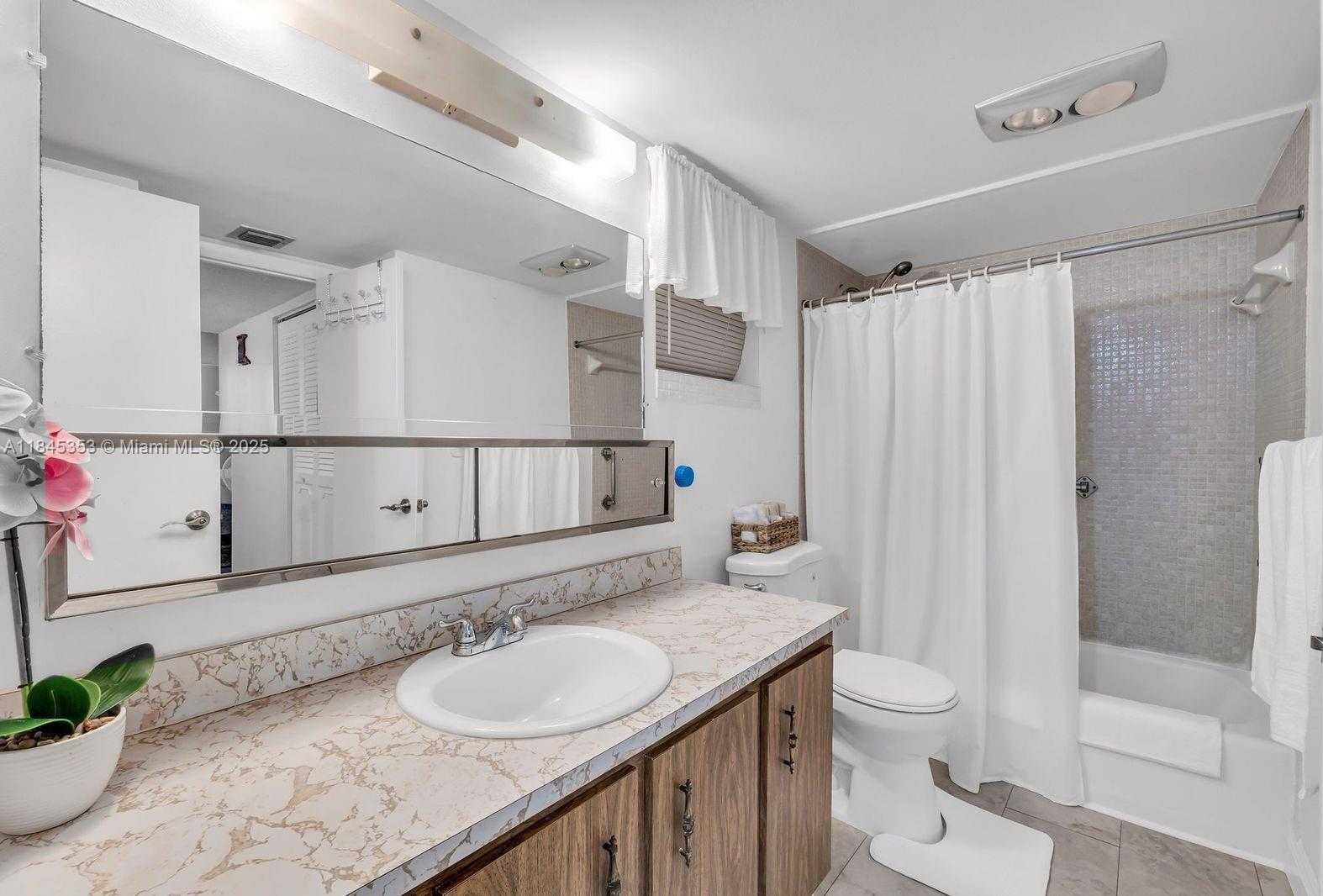 Small Image of 3080 HOLIDAY SPRINGS BLVD #207, Margate Number 9