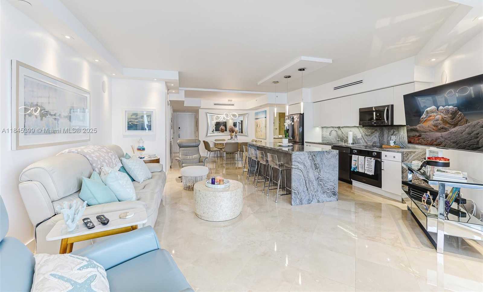 Small Image of 4775 COLLINS AVE #1704, Miami Beach Number 10