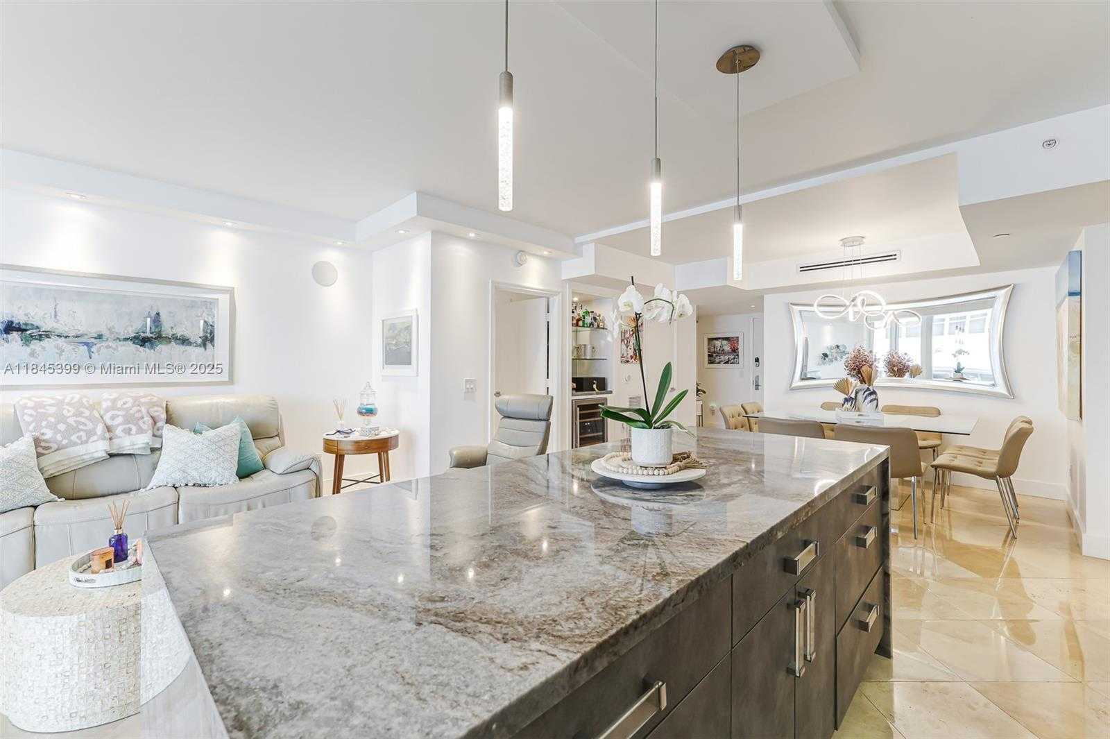 Small Image of 4775 COLLINS AVE #1704, Miami Beach Number 12