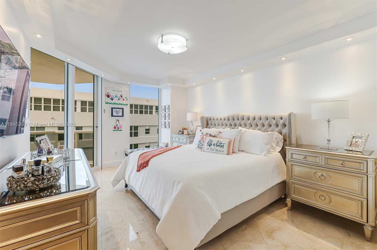 Small Image of 4775 COLLINS AVE #1704, Miami Beach Number 19