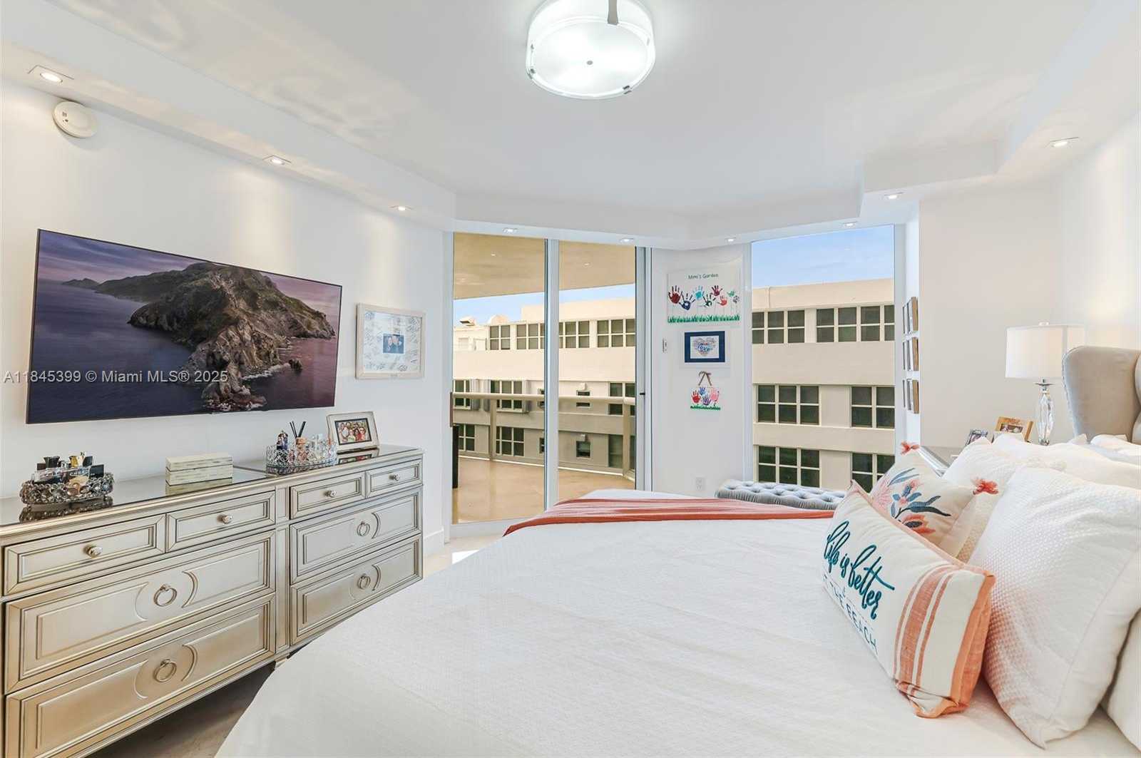 Small Image of 4775 COLLINS AVE #1704, Miami Beach Number 20