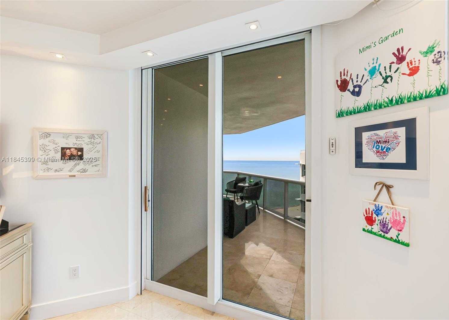 Small Image of 4775 COLLINS AVE #1704, Miami Beach Number 23