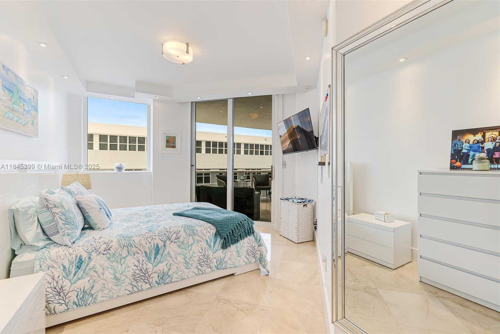 Small Image of 4775 COLLINS AVE #1704, Miami Beach Number 29