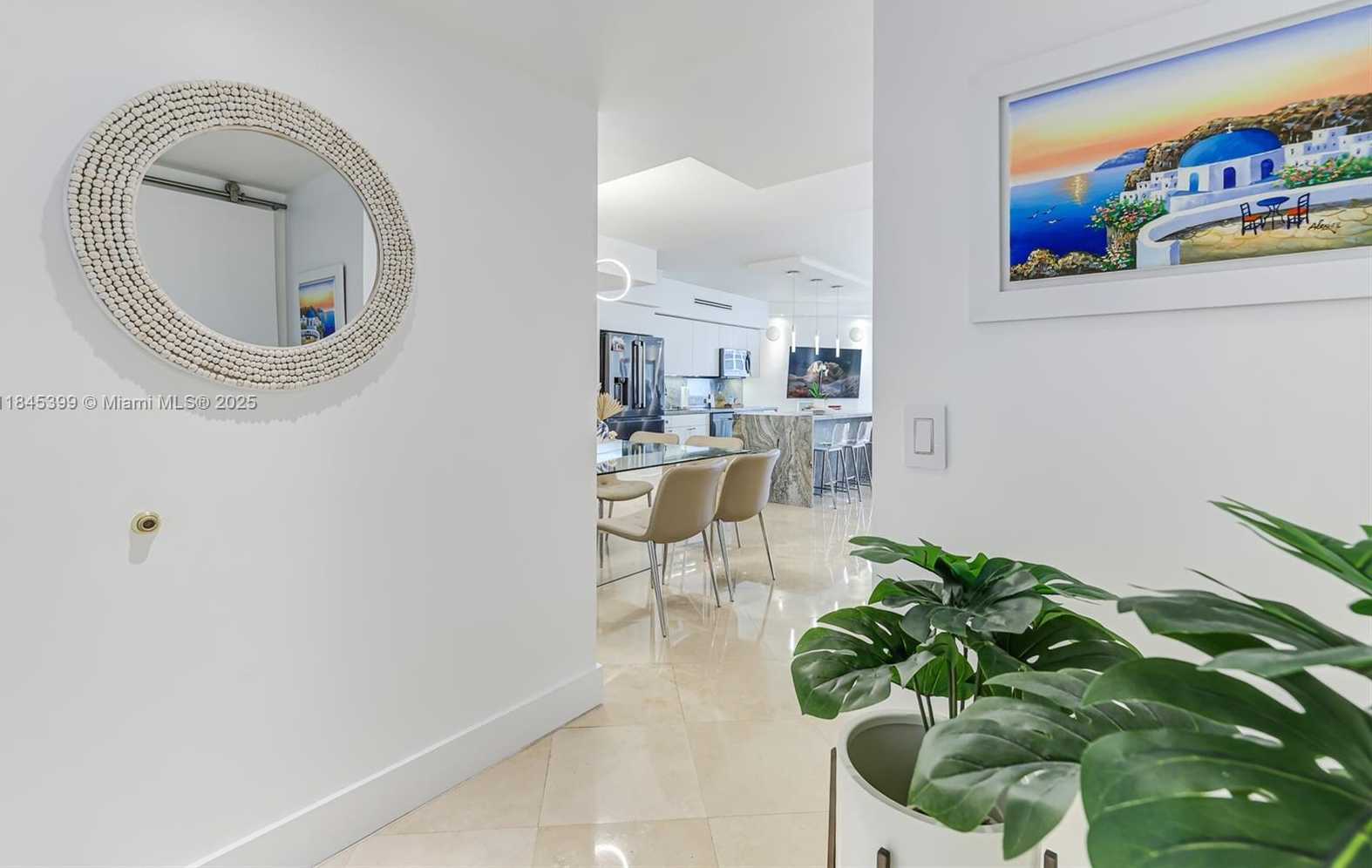 Small Image of 4775 COLLINS AVE #1704, Miami Beach Number 3