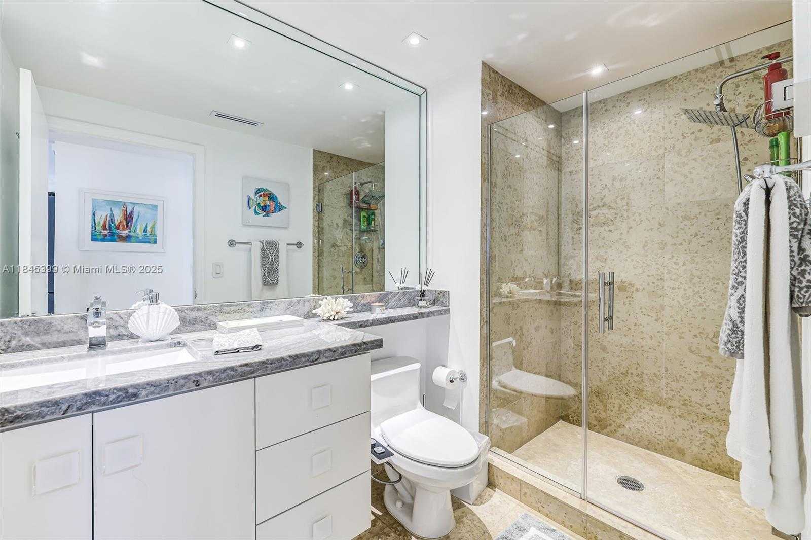 Small Image of 4775 COLLINS AVE #1704, Miami Beach Number 31