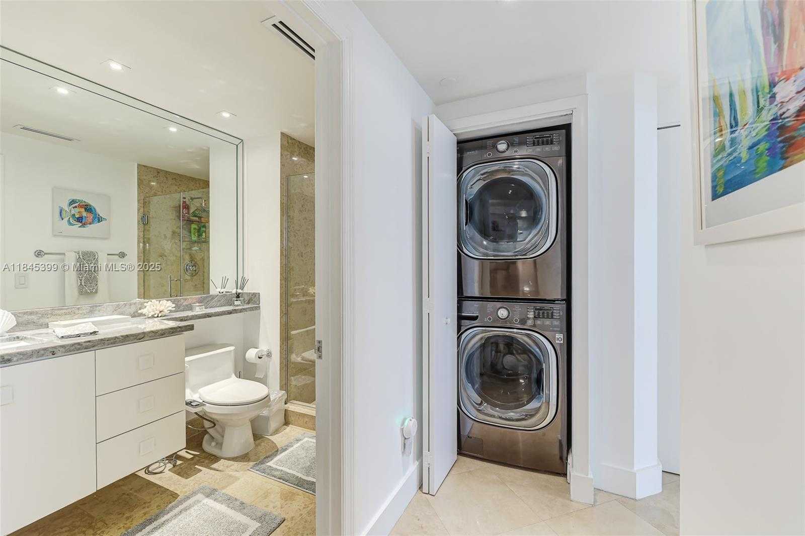 Small Image of 4775 COLLINS AVE #1704, Miami Beach Number 32
