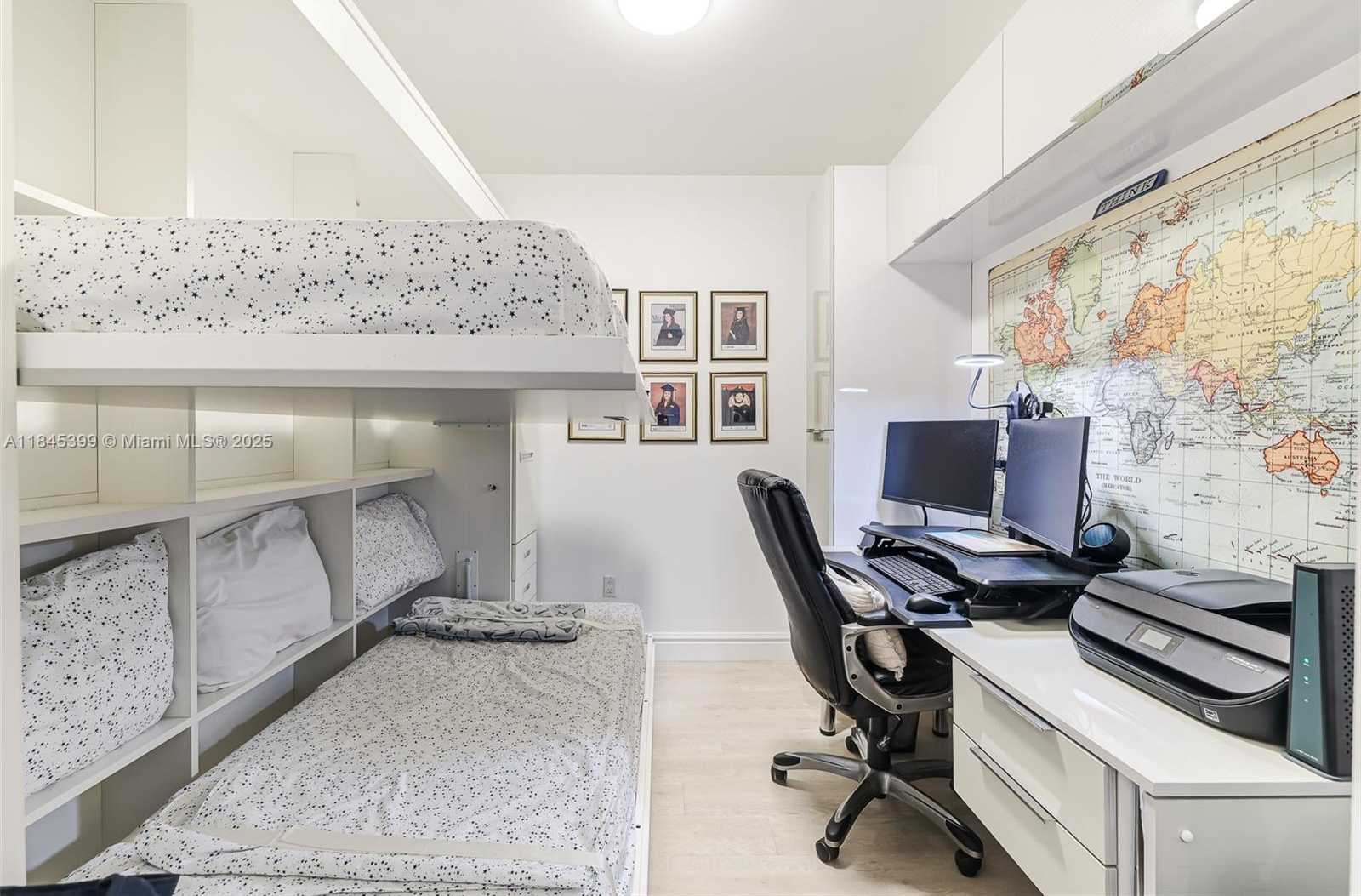 Small Image of 4775 COLLINS AVE #1704, Miami Beach Number 34