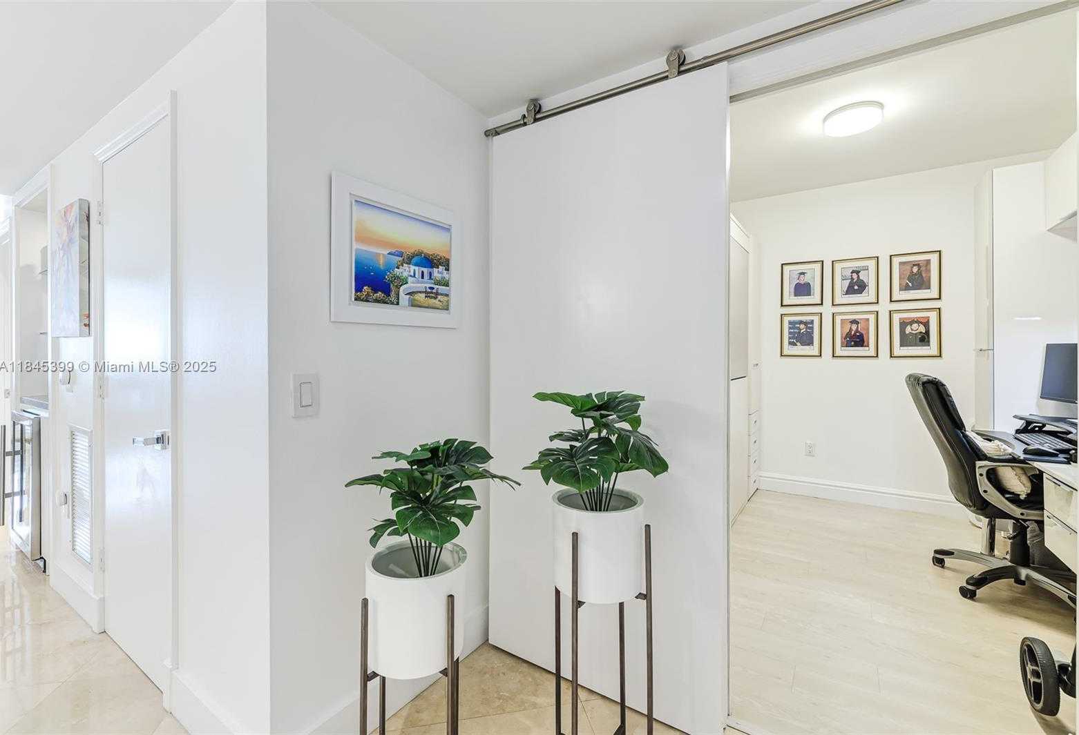 Small Image of 4775 COLLINS AVE #1704, Miami Beach Number 35