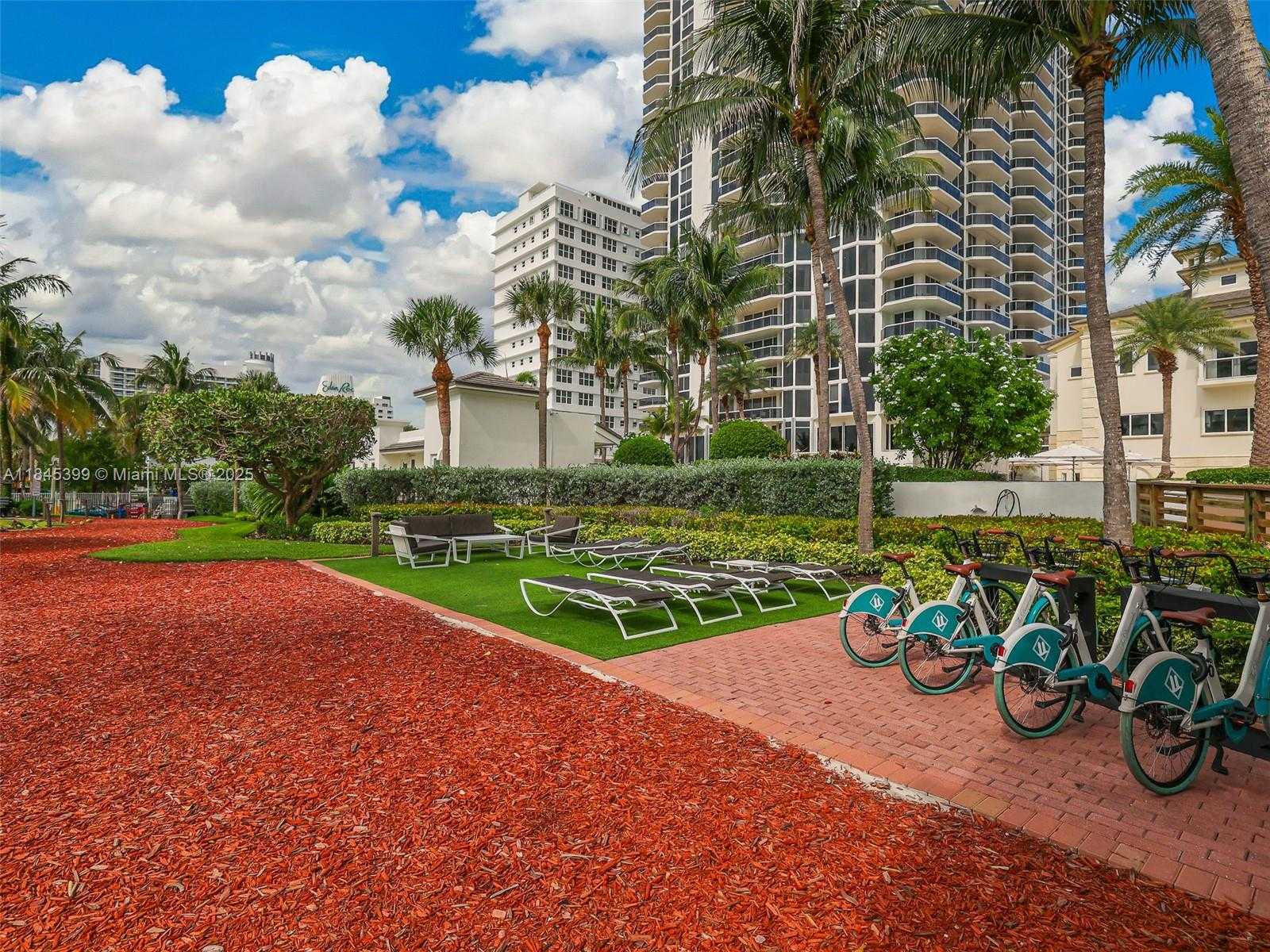 Small Image of 4775 COLLINS AVE #1704, Miami Beach Number 42