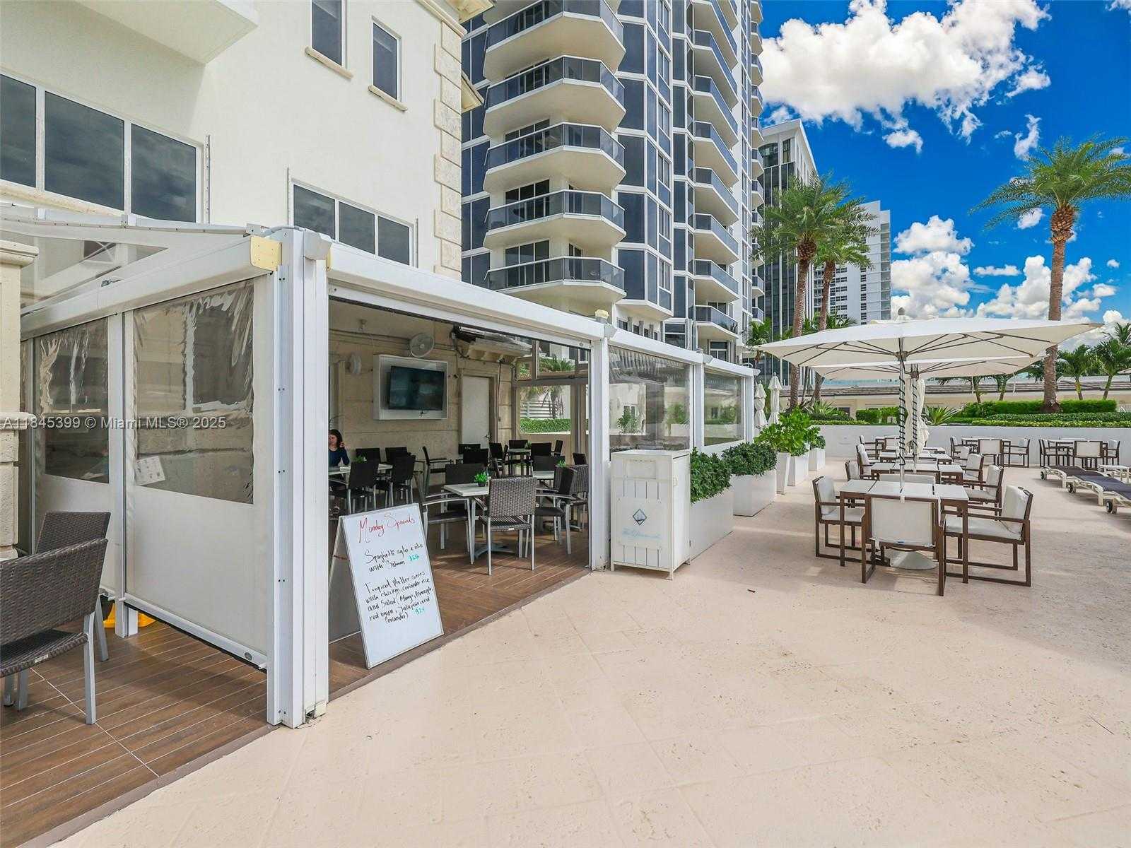 Small Image of 4775 COLLINS AVE #1704, Miami Beach Number 47