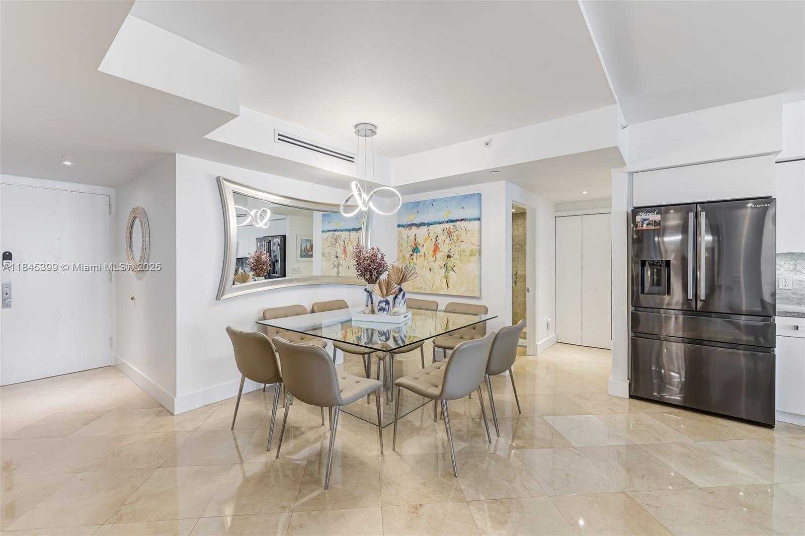 Small Image of 4775 COLLINS AVE #1704, Miami Beach Number 5