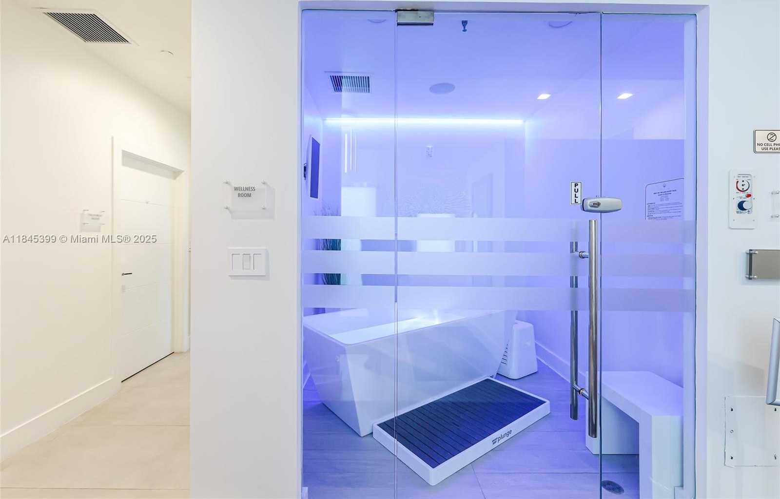 Small Image of 4775 COLLINS AVE #1704, Miami Beach Number 54