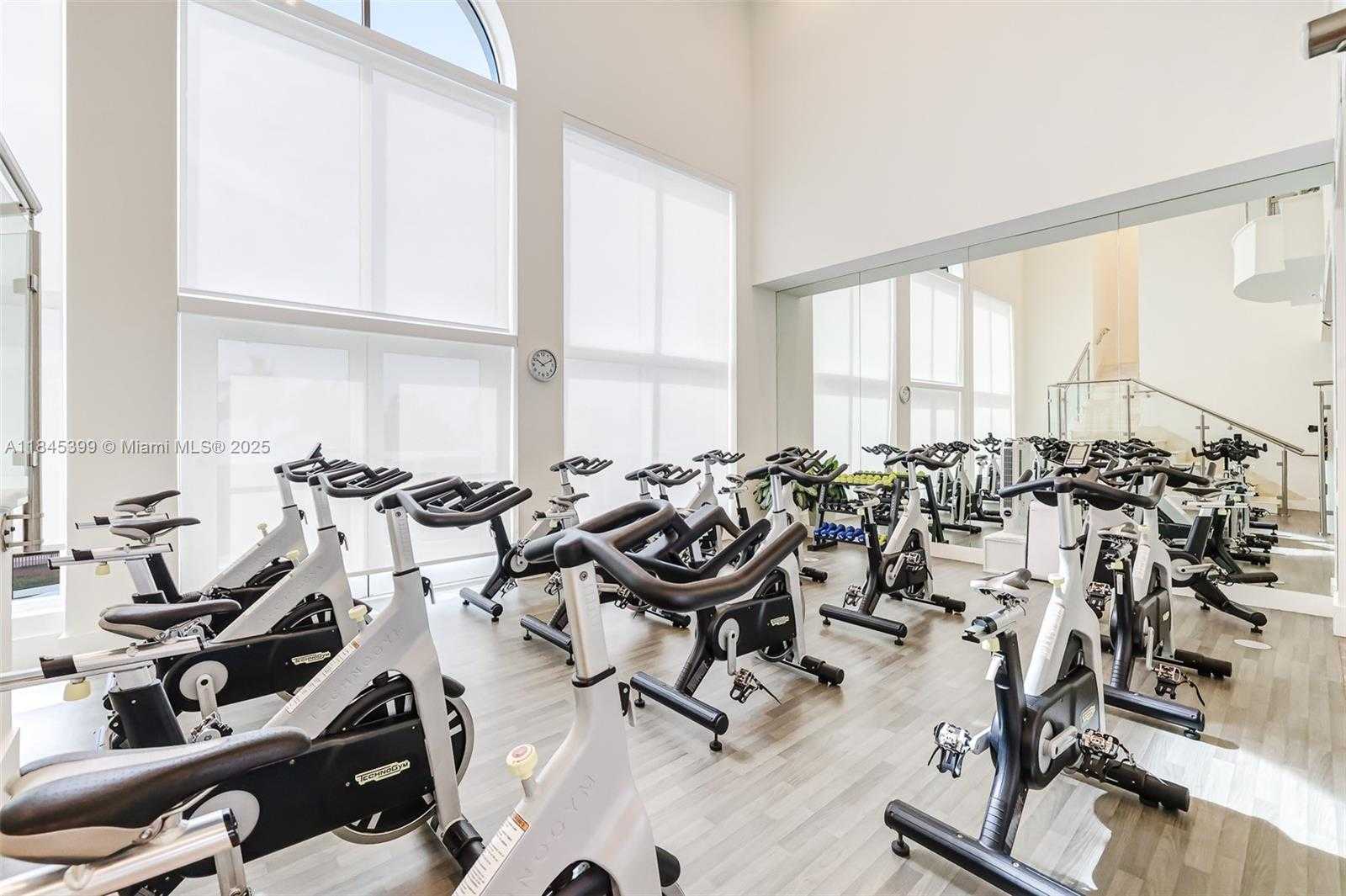Small Image of 4775 COLLINS AVE #1704, Miami Beach Number 55