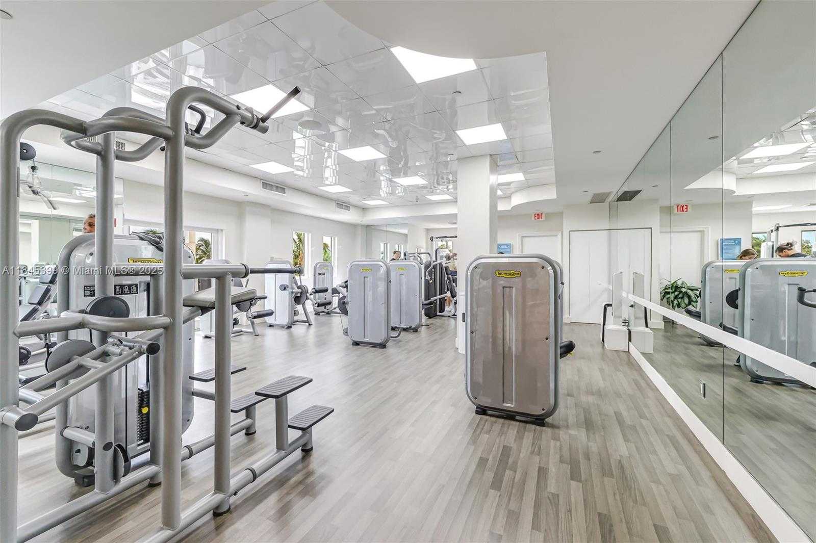 Small Image of 4775 COLLINS AVE #1704, Miami Beach Number 56