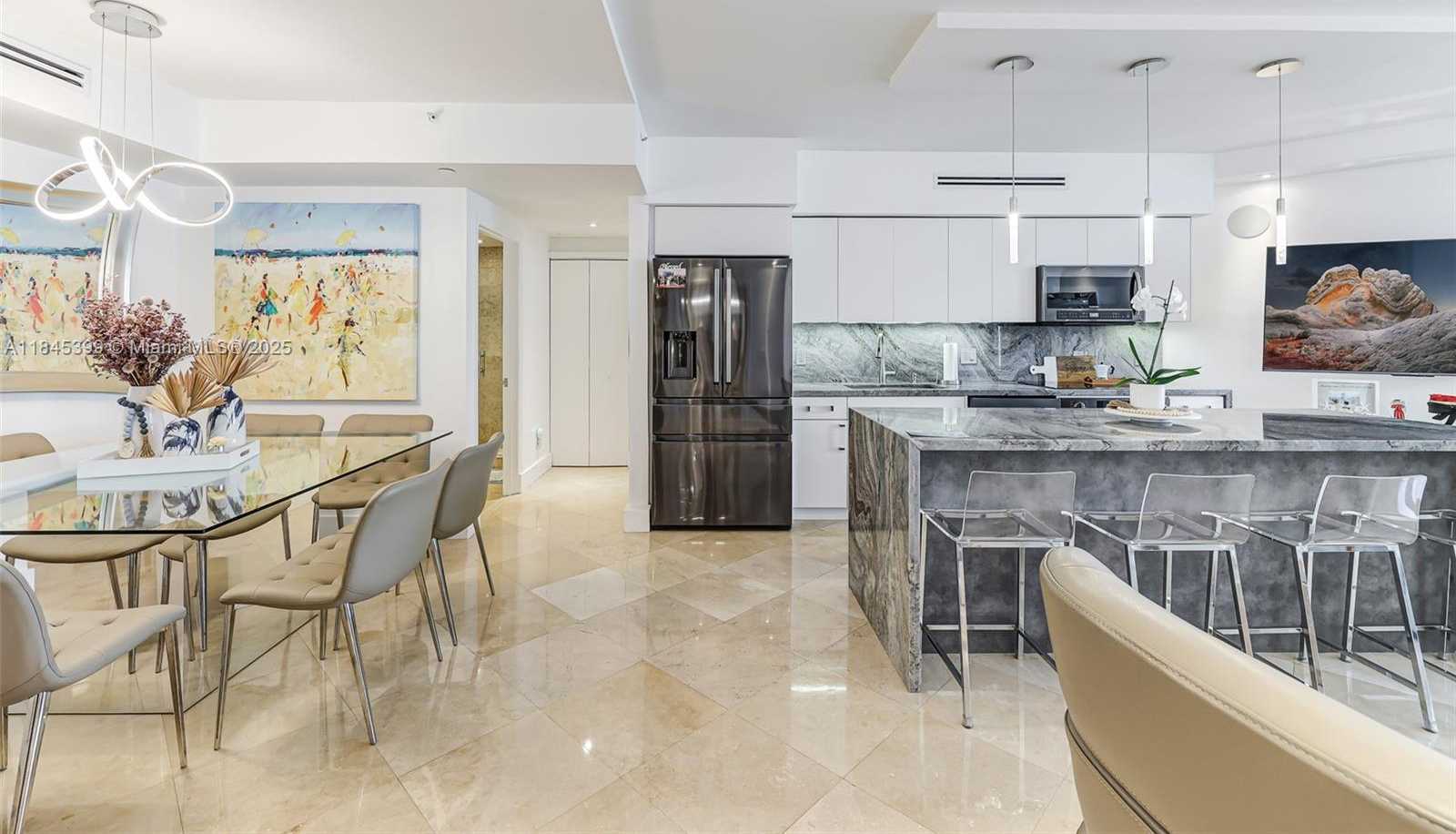 Small Image of 4775 COLLINS AVE #1704, Miami Beach Number 6
