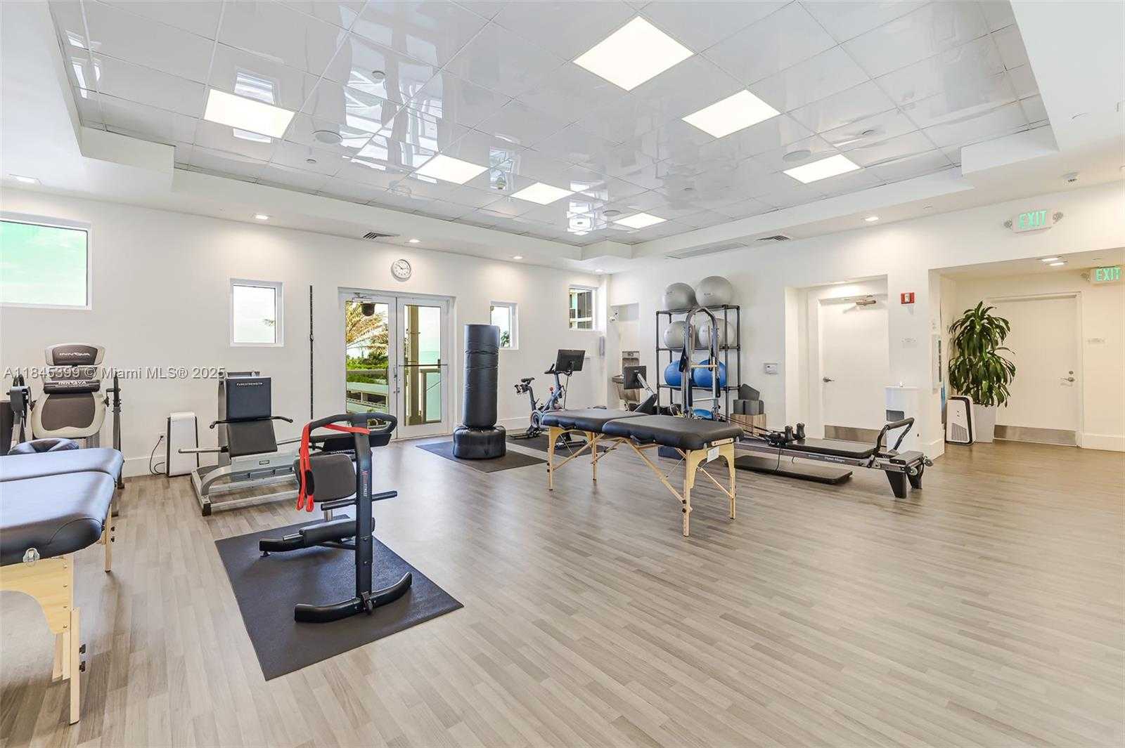 Small Image of 4775 COLLINS AVE #1704, Miami Beach Number 60