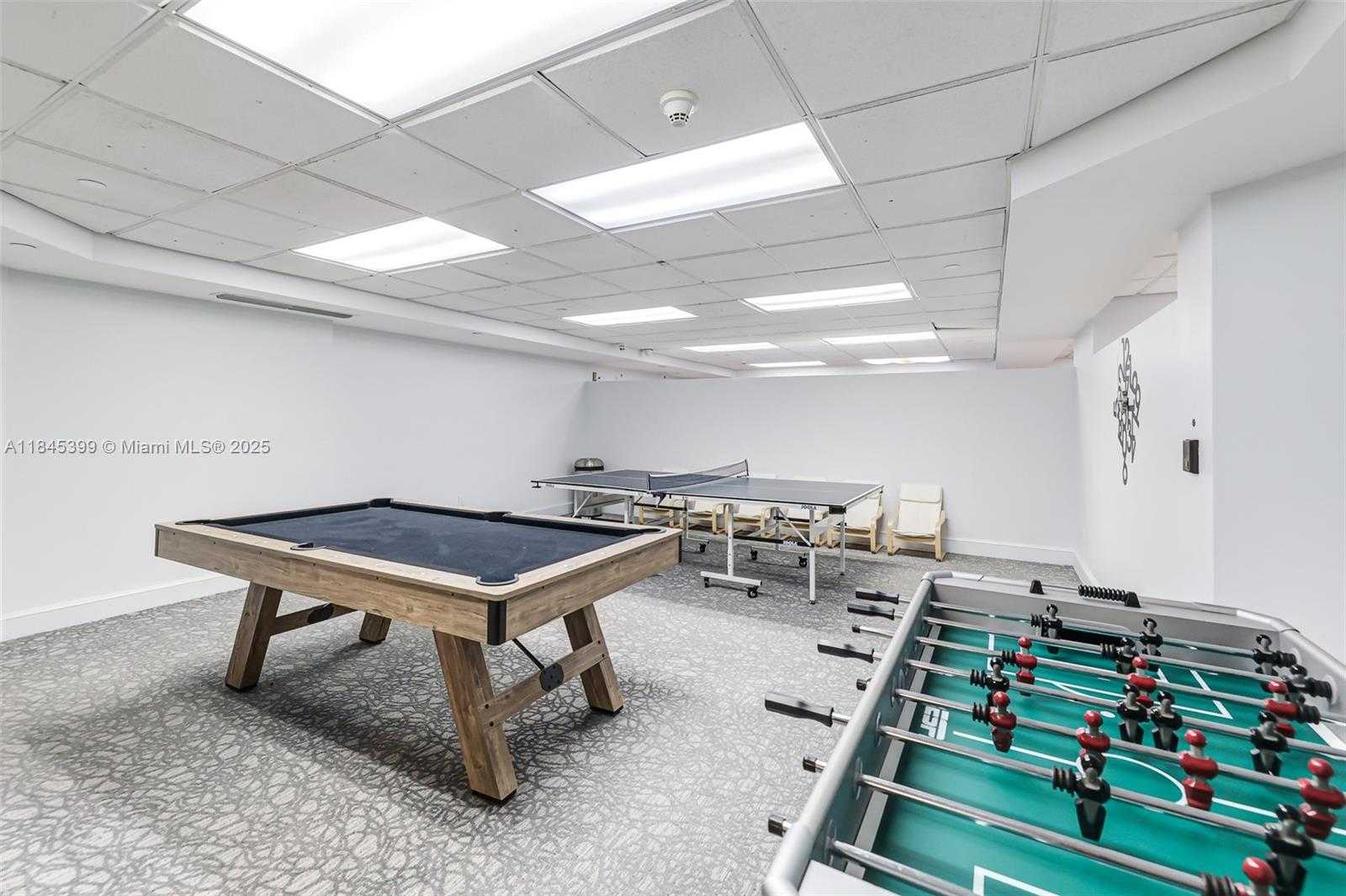 Small Image of 4775 COLLINS AVE #1704, Miami Beach Number 62