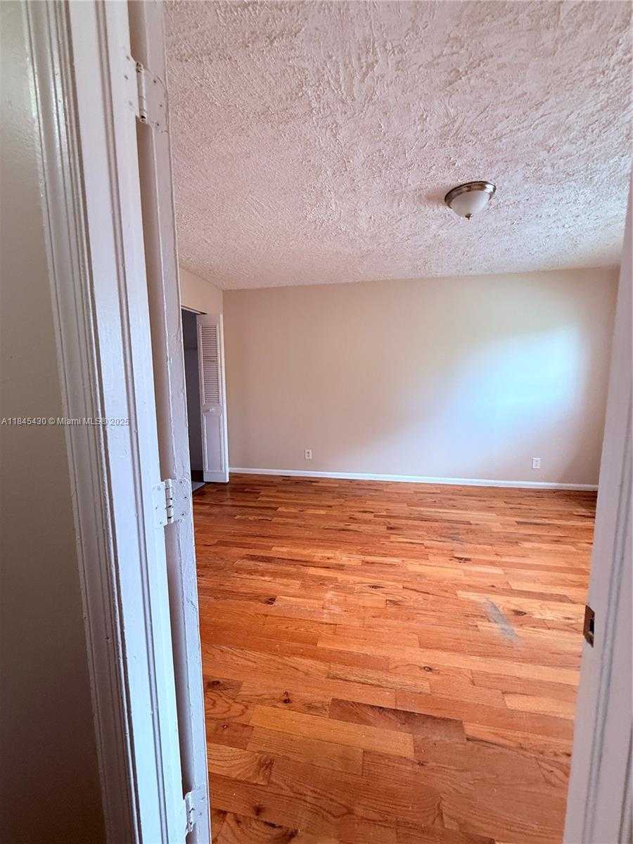 Small Image of 109 SAN REMO BLVD, North Lauderdale Number 16