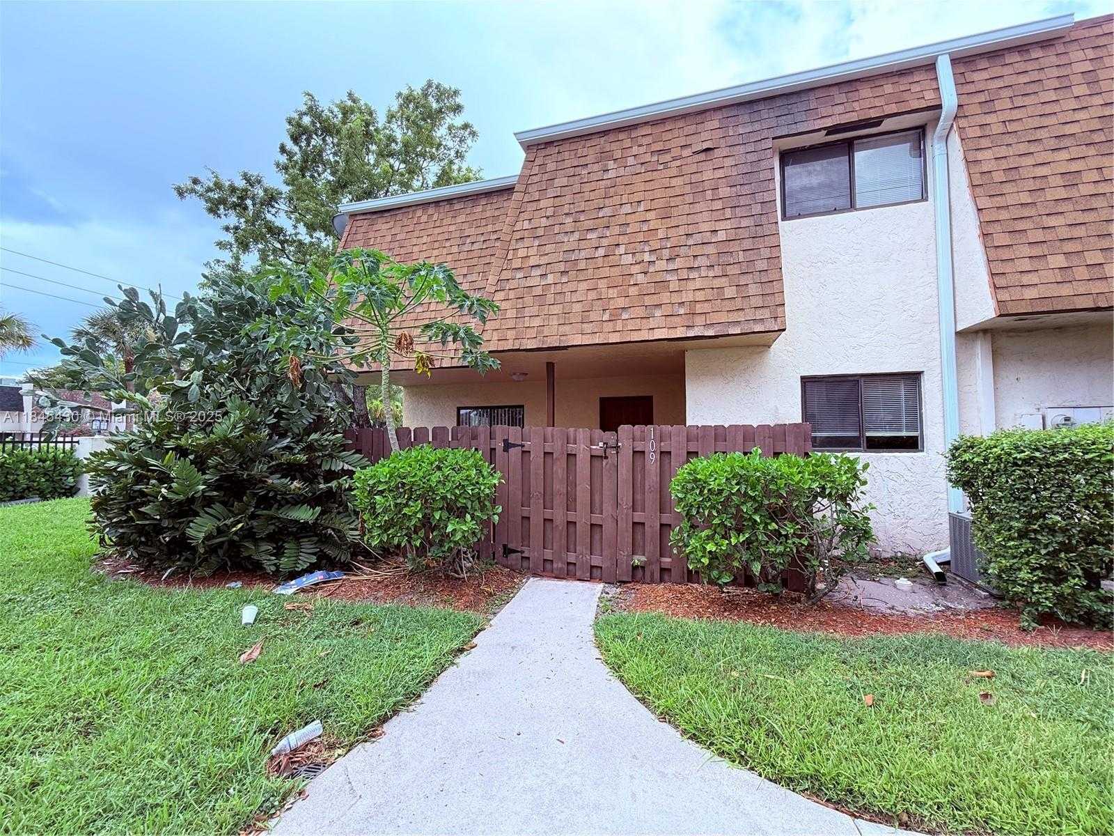 Small Image of 109 SAN REMO BLVD, North Lauderdale Number 30
