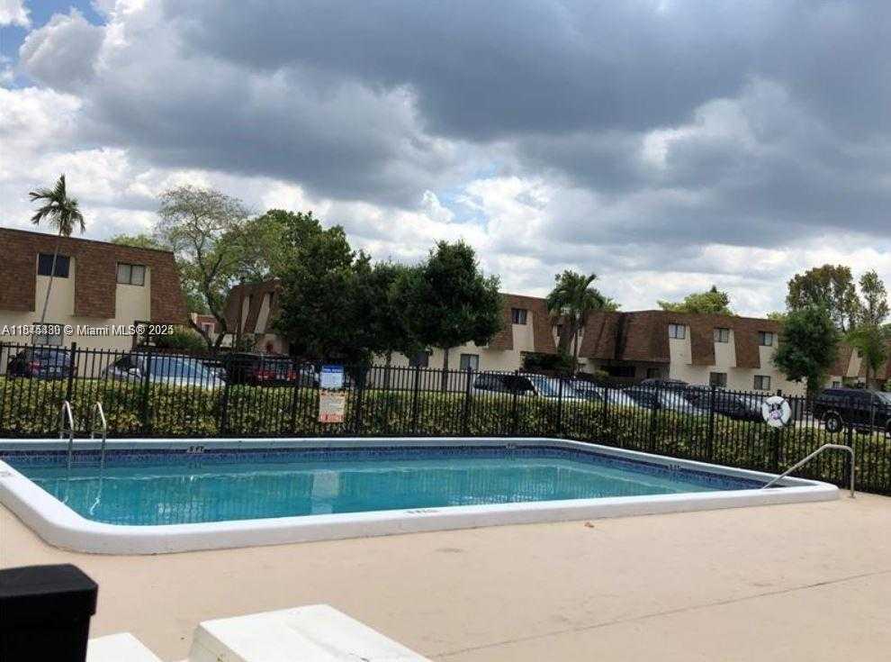 Small Image of 109 SAN REMO BLVD, North Lauderdale Number 4