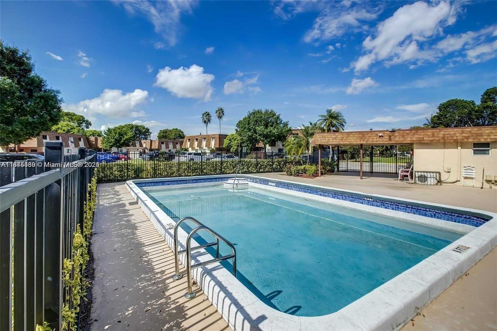 Small Image of 109 SAN REMO BLVD, North Lauderdale Number 5