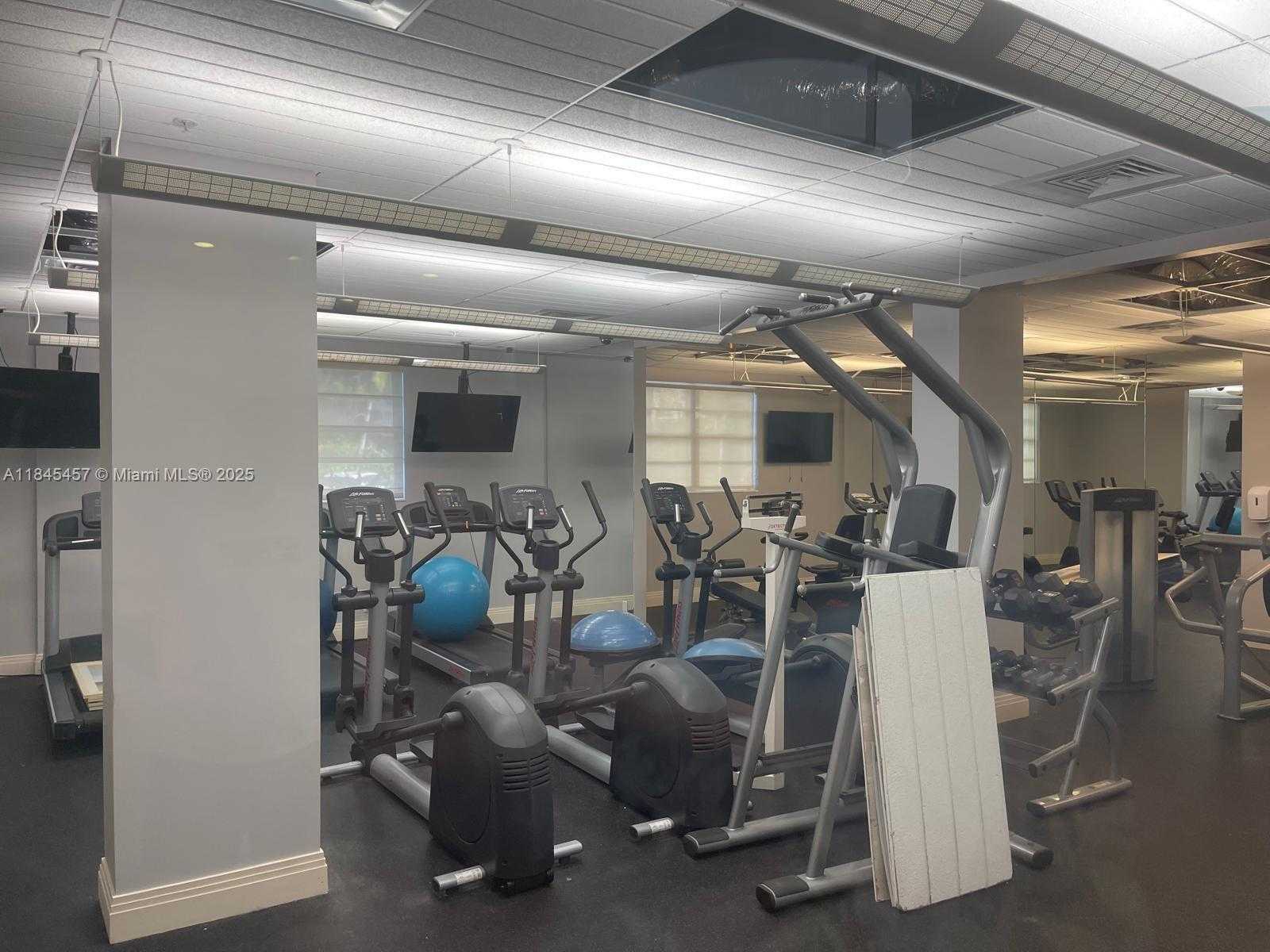 Small Image of 3901 SOUTH OCEAN DR #3U, Hollywood Number 11