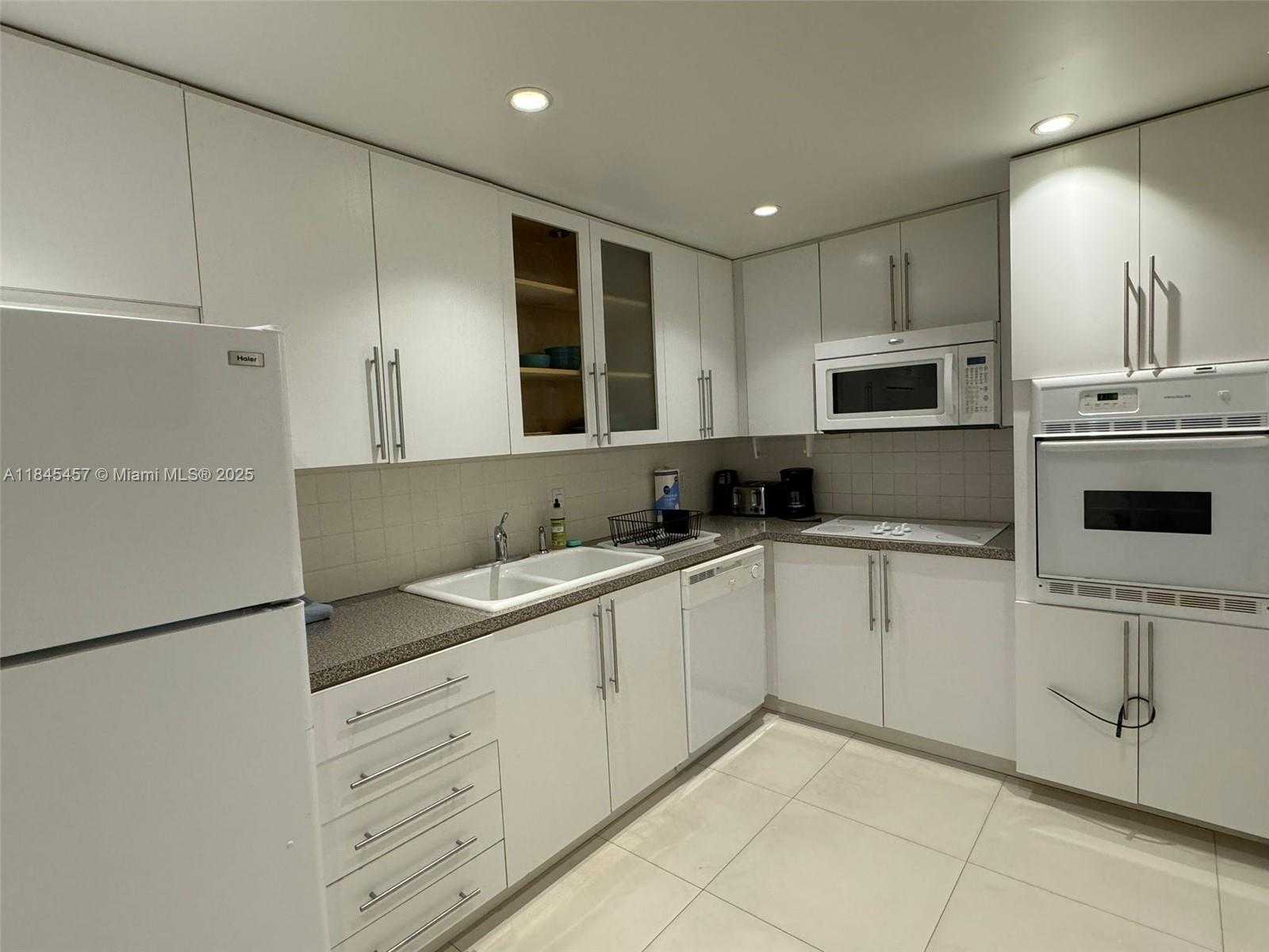 Small Image of 3901 SOUTH OCEAN DR #3U, Hollywood Number 9