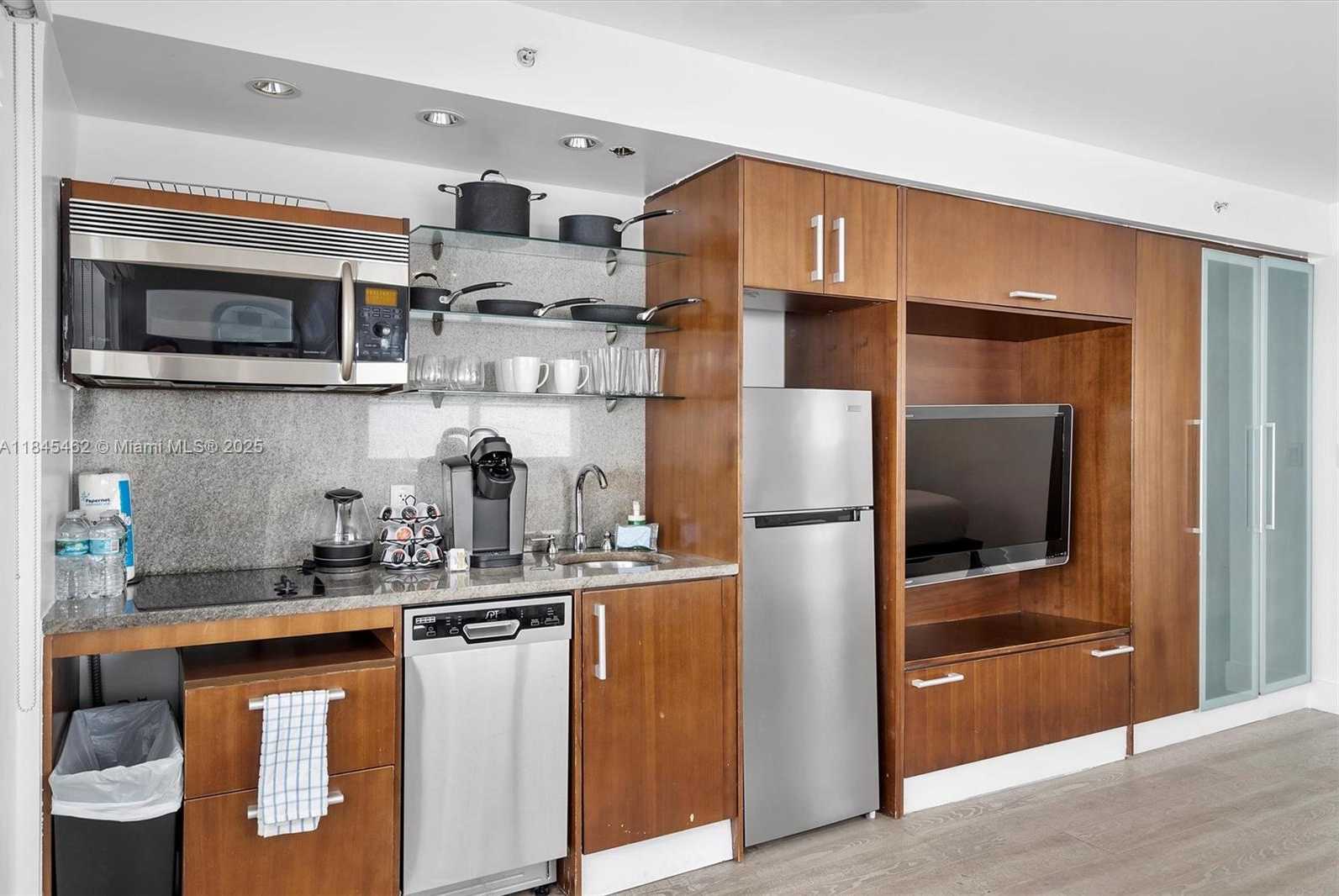 Small Image of 1024 OCEAN DR #A207, Miami Beach Number 10