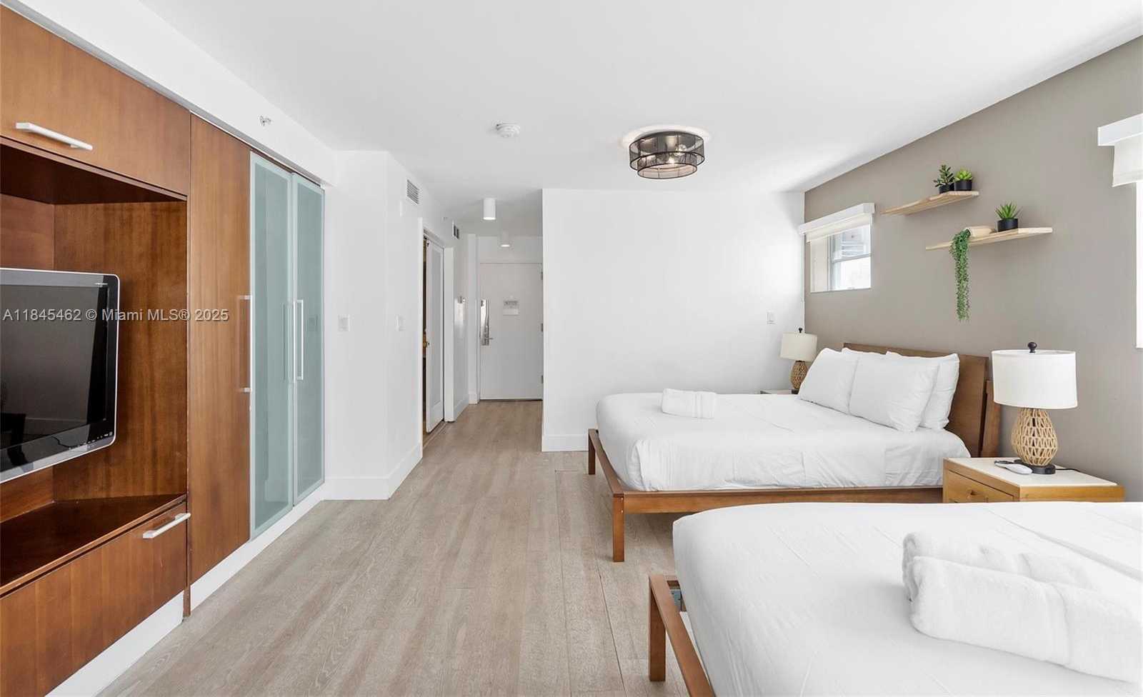 Small Image of 1024 OCEAN DR #A207, Miami Beach Number 12