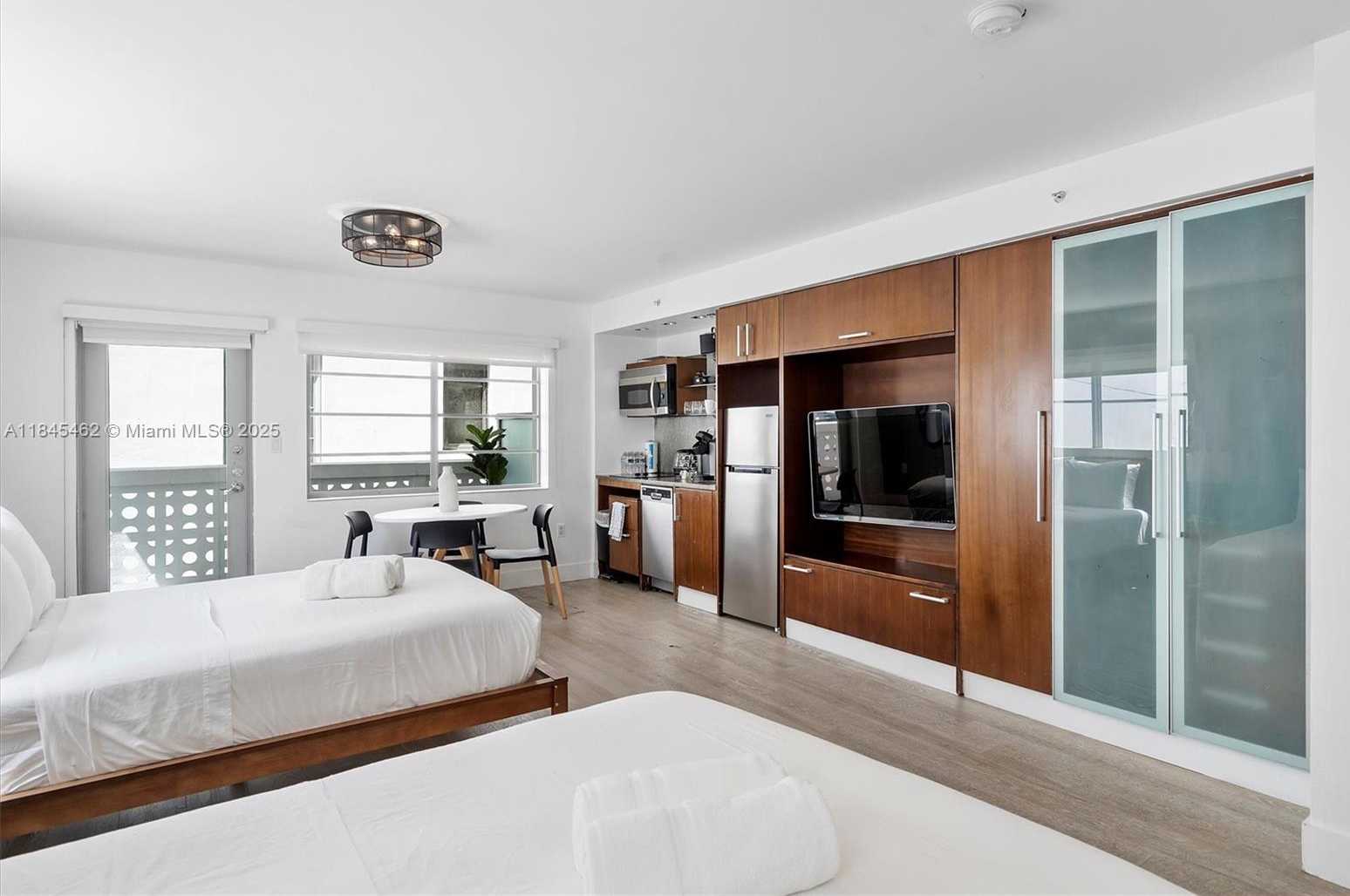 Small Image of 1024 OCEAN DR #A207, Miami Beach Number 13