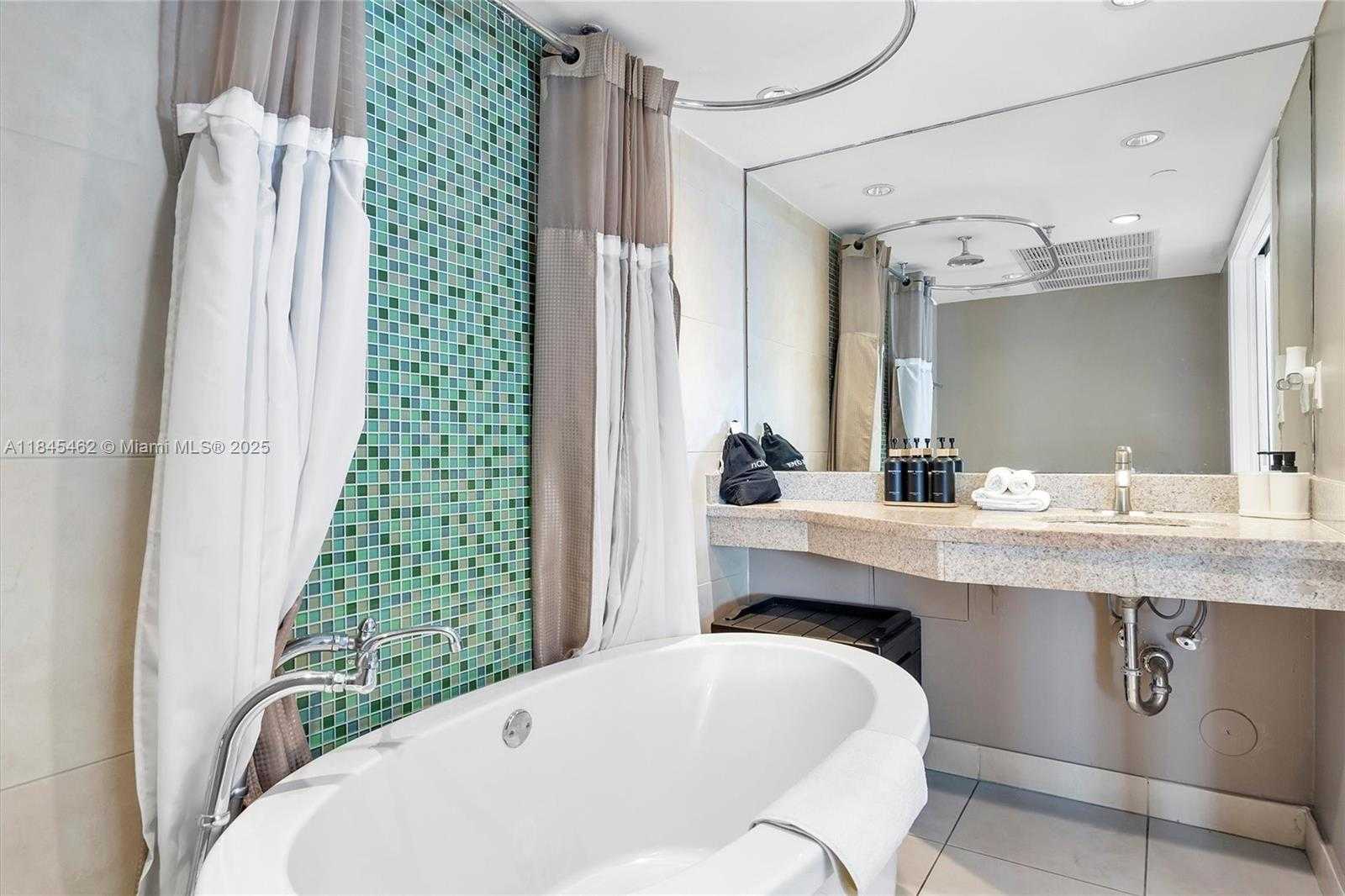 Small Image of 1024 OCEAN DR #A207, Miami Beach Number 14