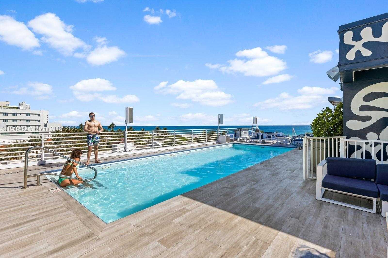 Small Image of 1024 OCEAN DR #A207, Miami Beach Number 3