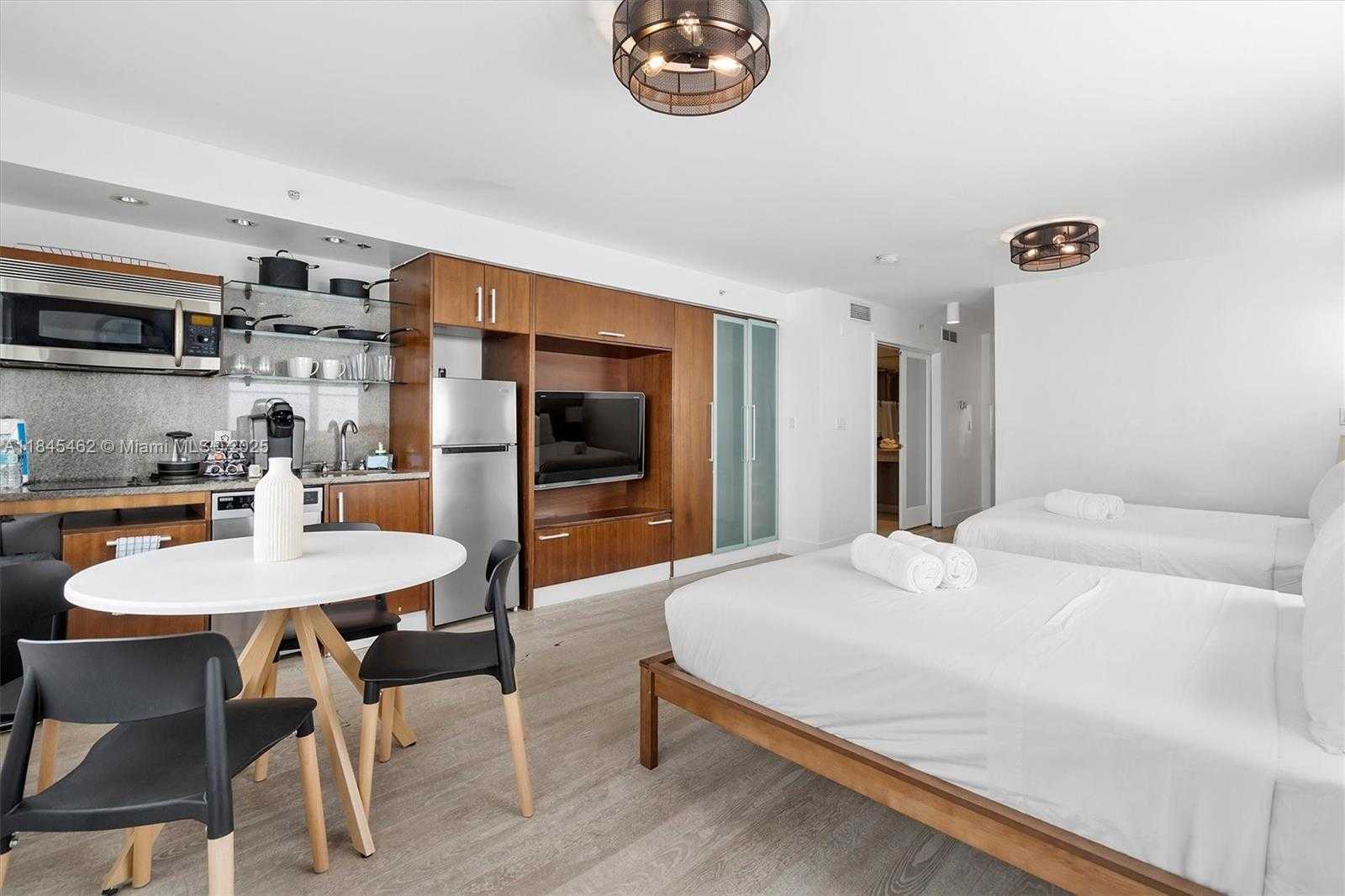 Small Image of 1024 OCEAN DR #A207, Miami Beach Number 9