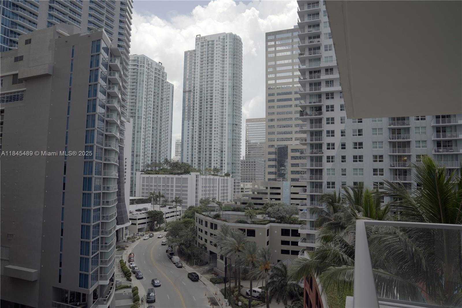 Small Image of 1155 BRICKELL BAY DR #902, Miami Number 11