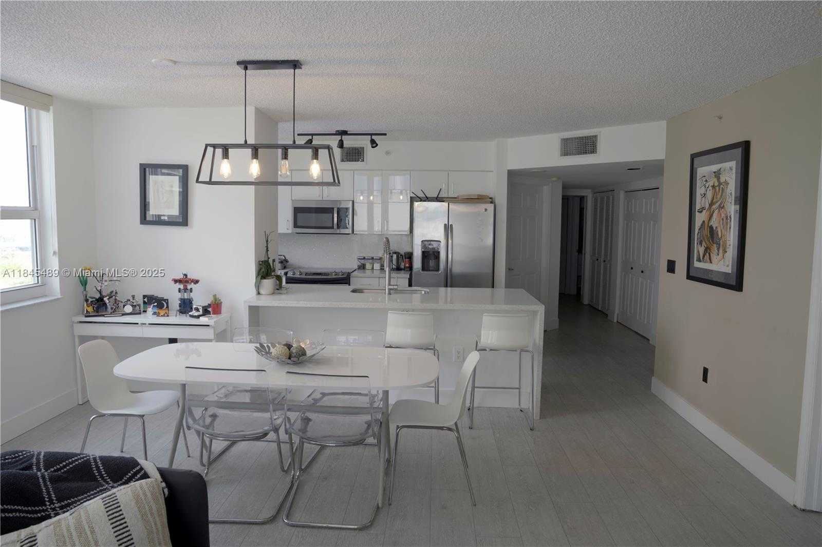 Small Image of 1155 BRICKELL BAY DR #902, Miami Number 17