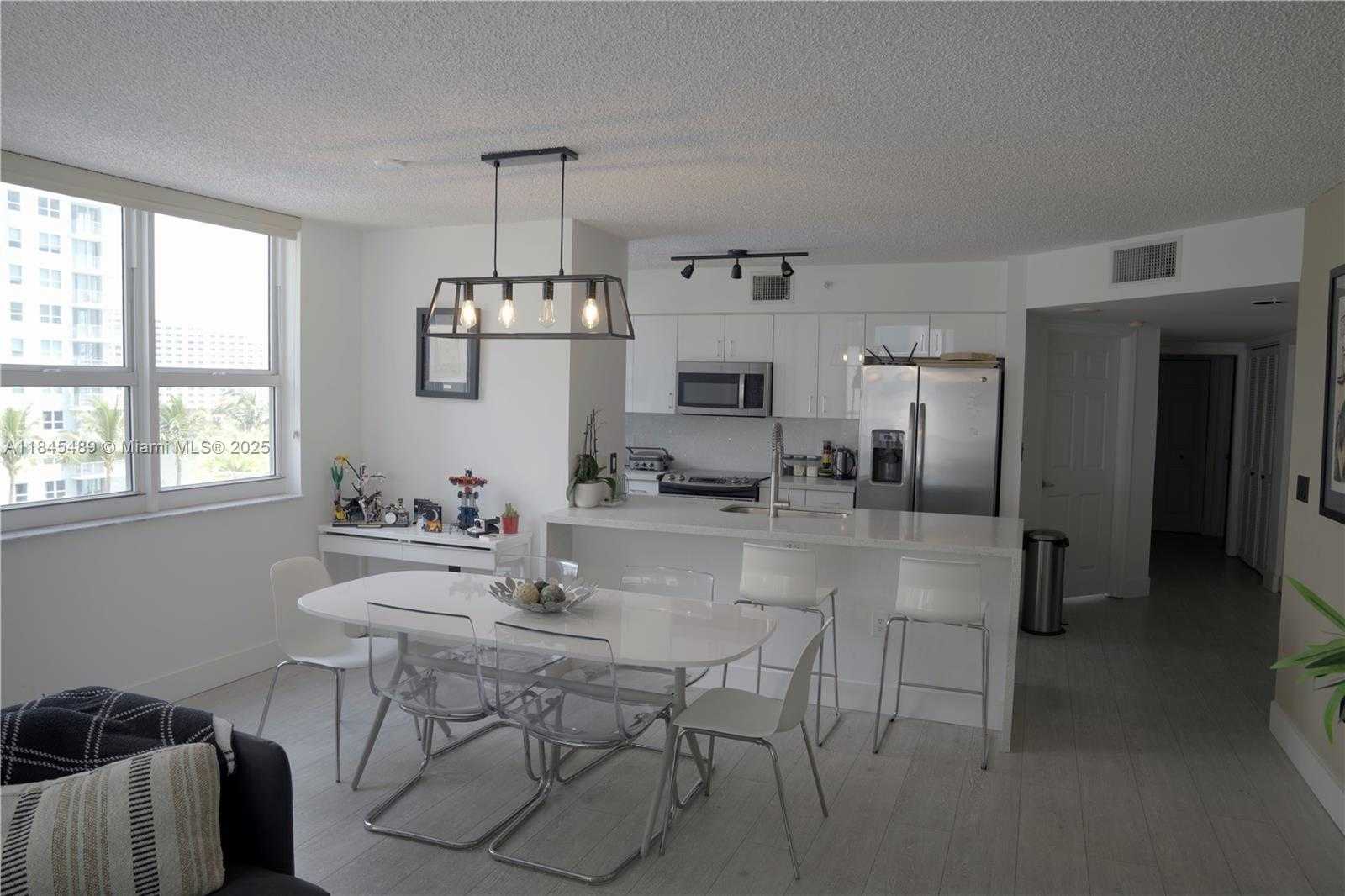 Small Image of 1155 BRICKELL BAY DR #902, Miami Number 18